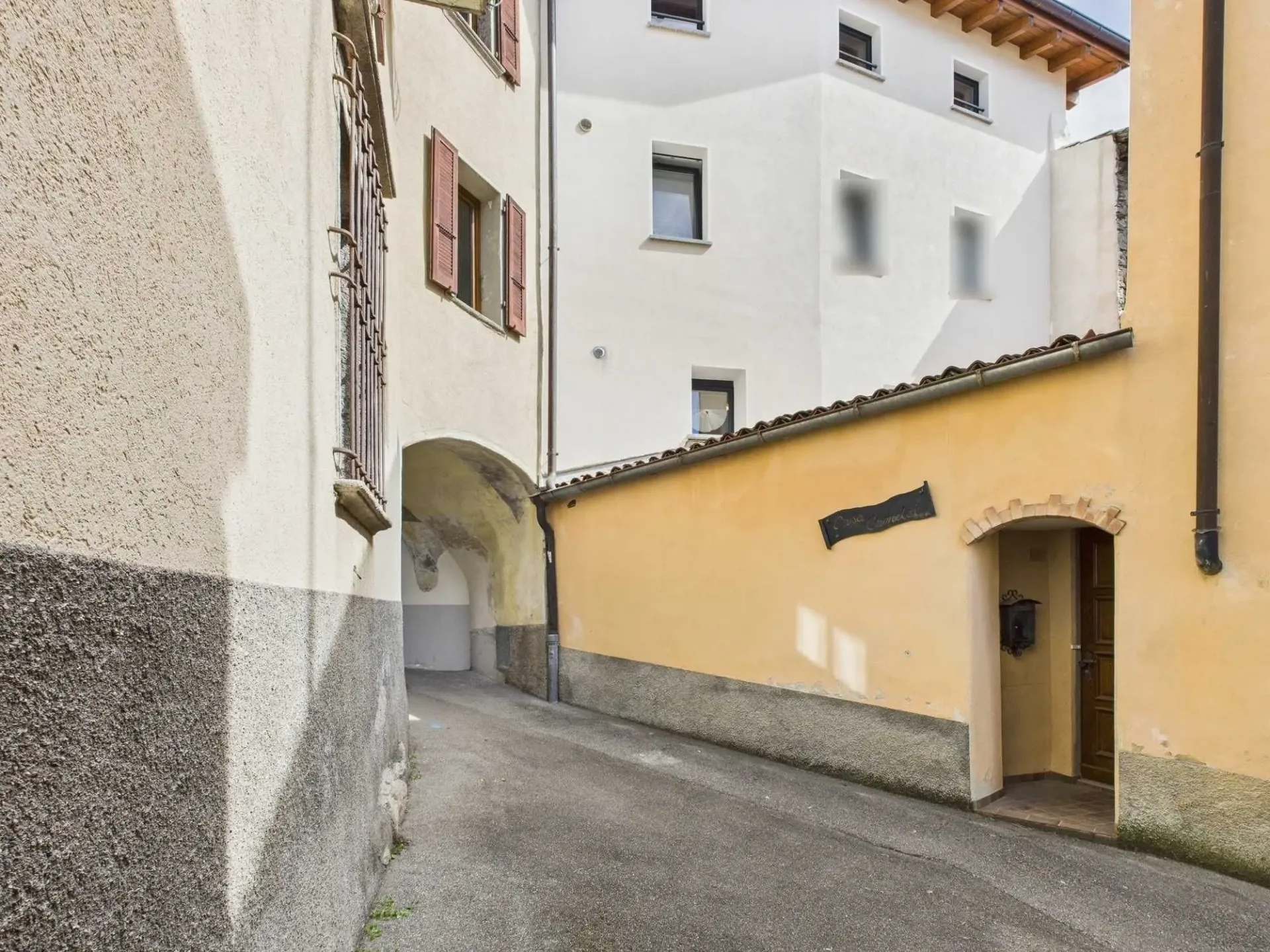 Mehrfamilienhaus mit 5 Einheiten in Curio zum Kauf
