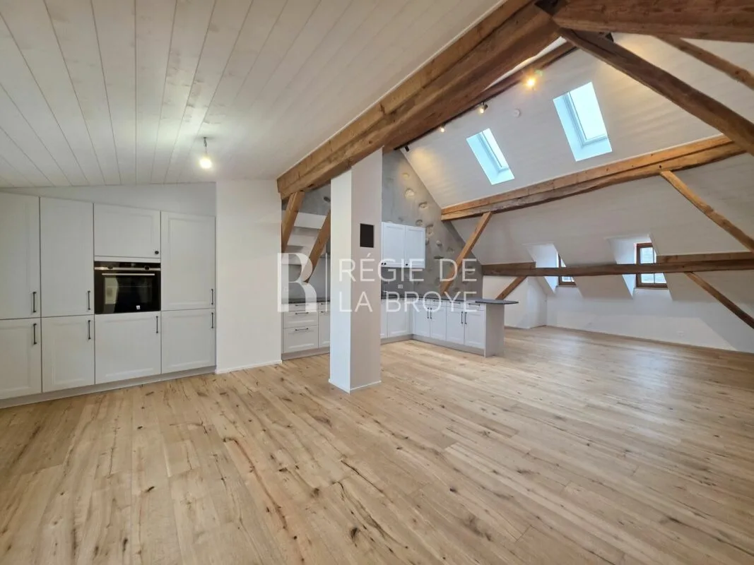 Geräumige 3,5 Zimmer unter dem Dach