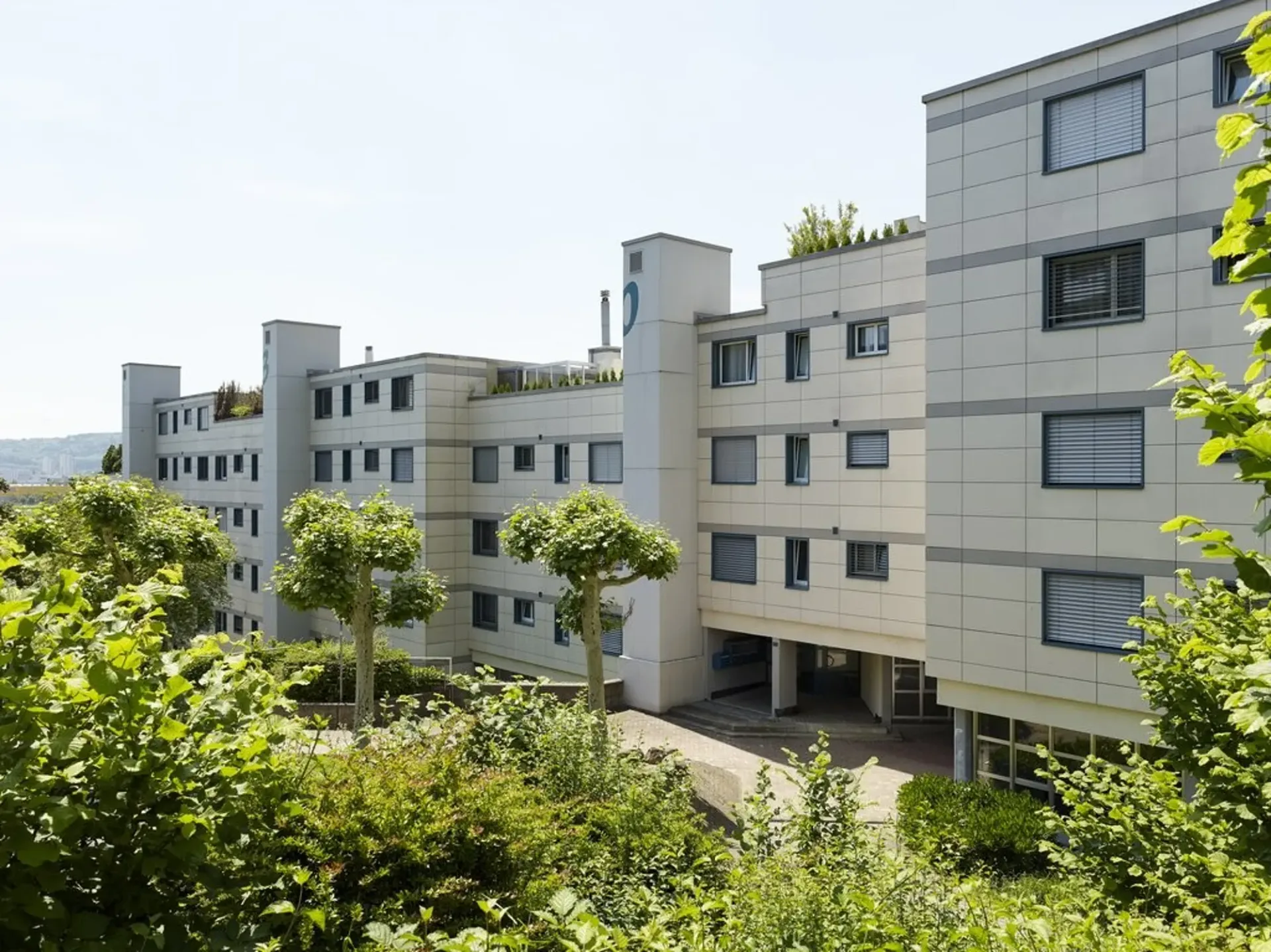 Family-friendly living with a view of the green