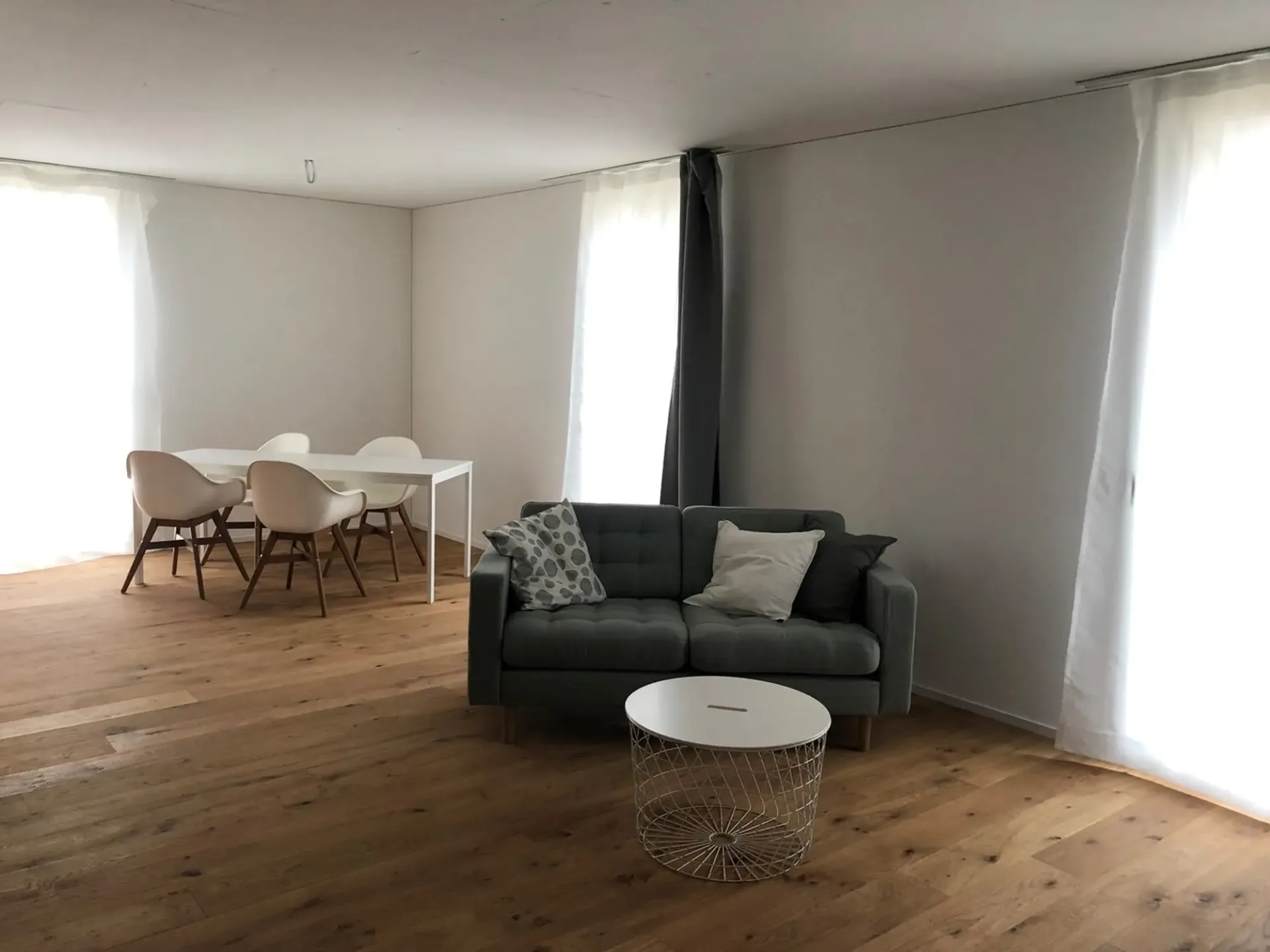 Möblierte 1.5-Zimmer-Wohnung mit Sitzplatz in Rorbas