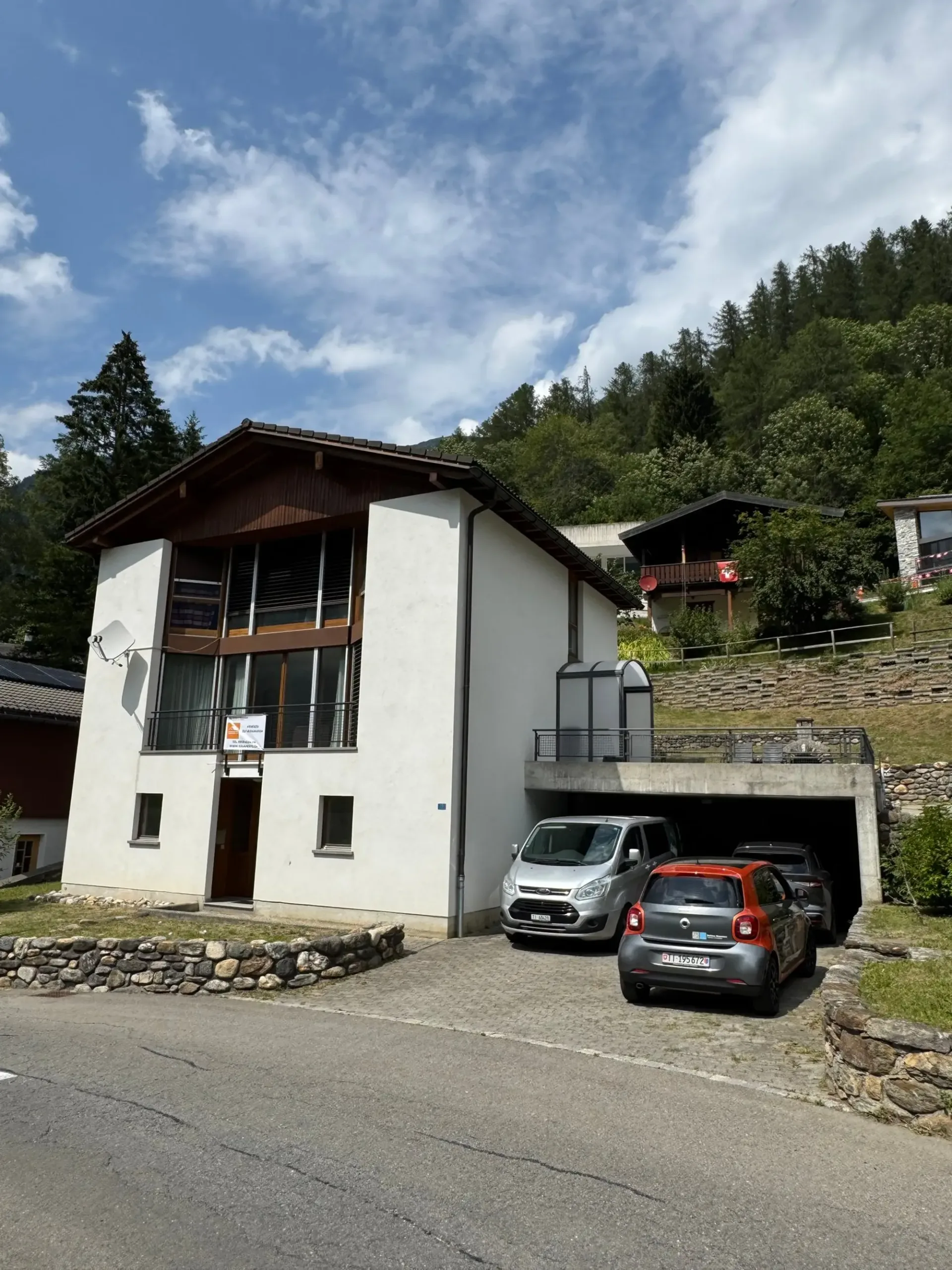 Incantevole casa unifamiliare a Quinto – 6.5 locali con garage e giardino