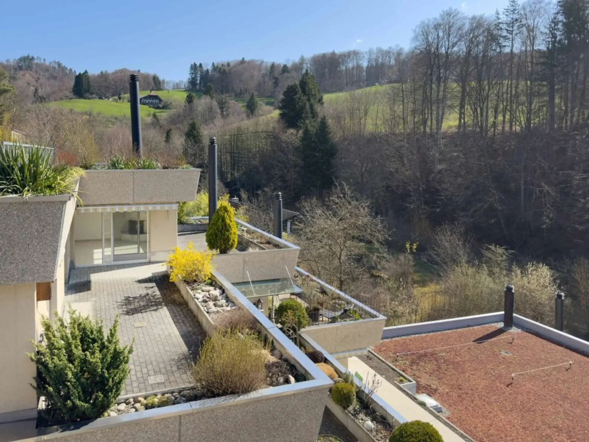 Ihr Logenplatz: oberstes Terrassenhaus an sonniger und unverbaubarer Aussichtslage
