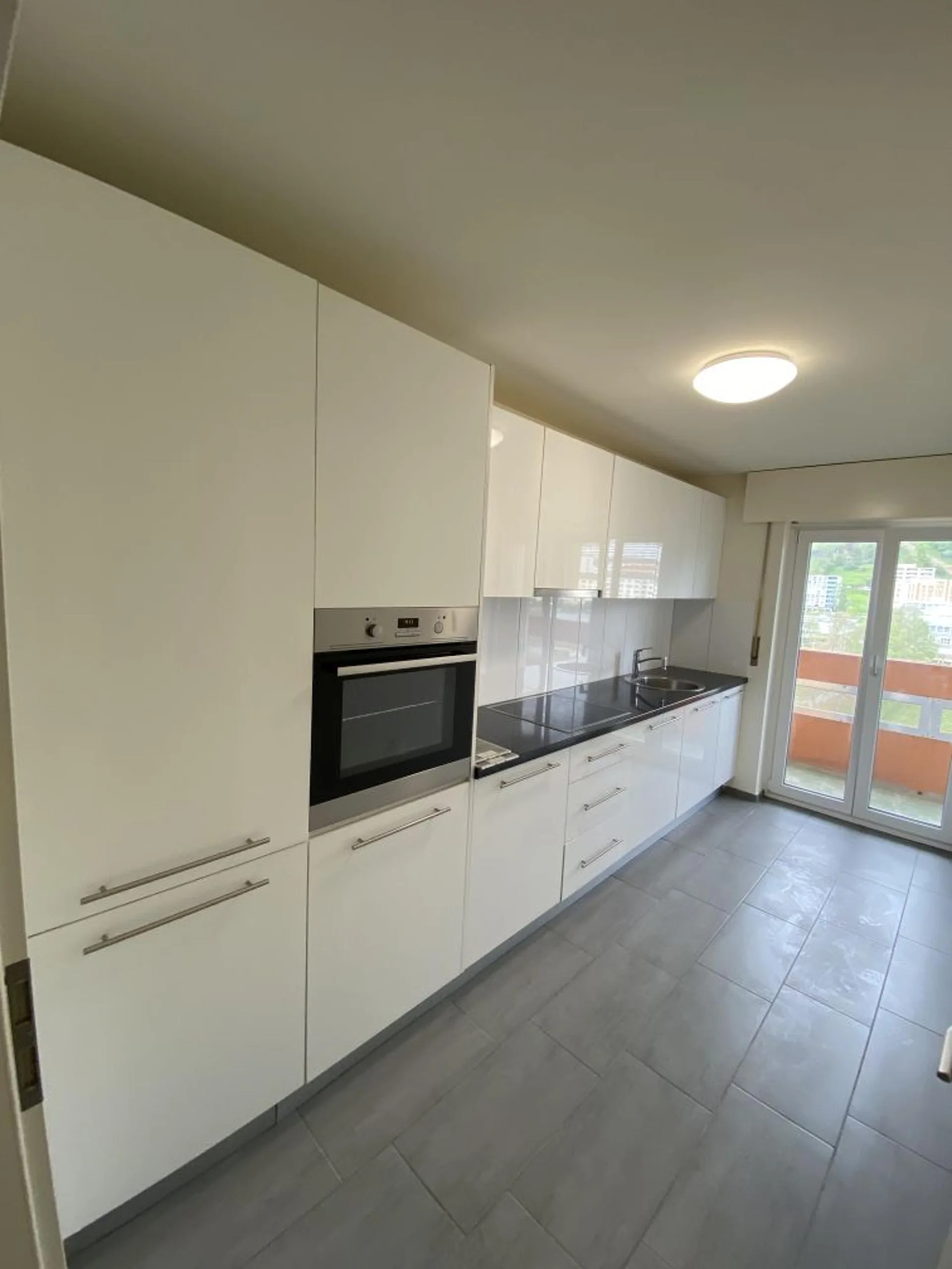 Moderne 3.5-Zimmer-Wohnung mit Balkon in La Chaux-de-Fonds