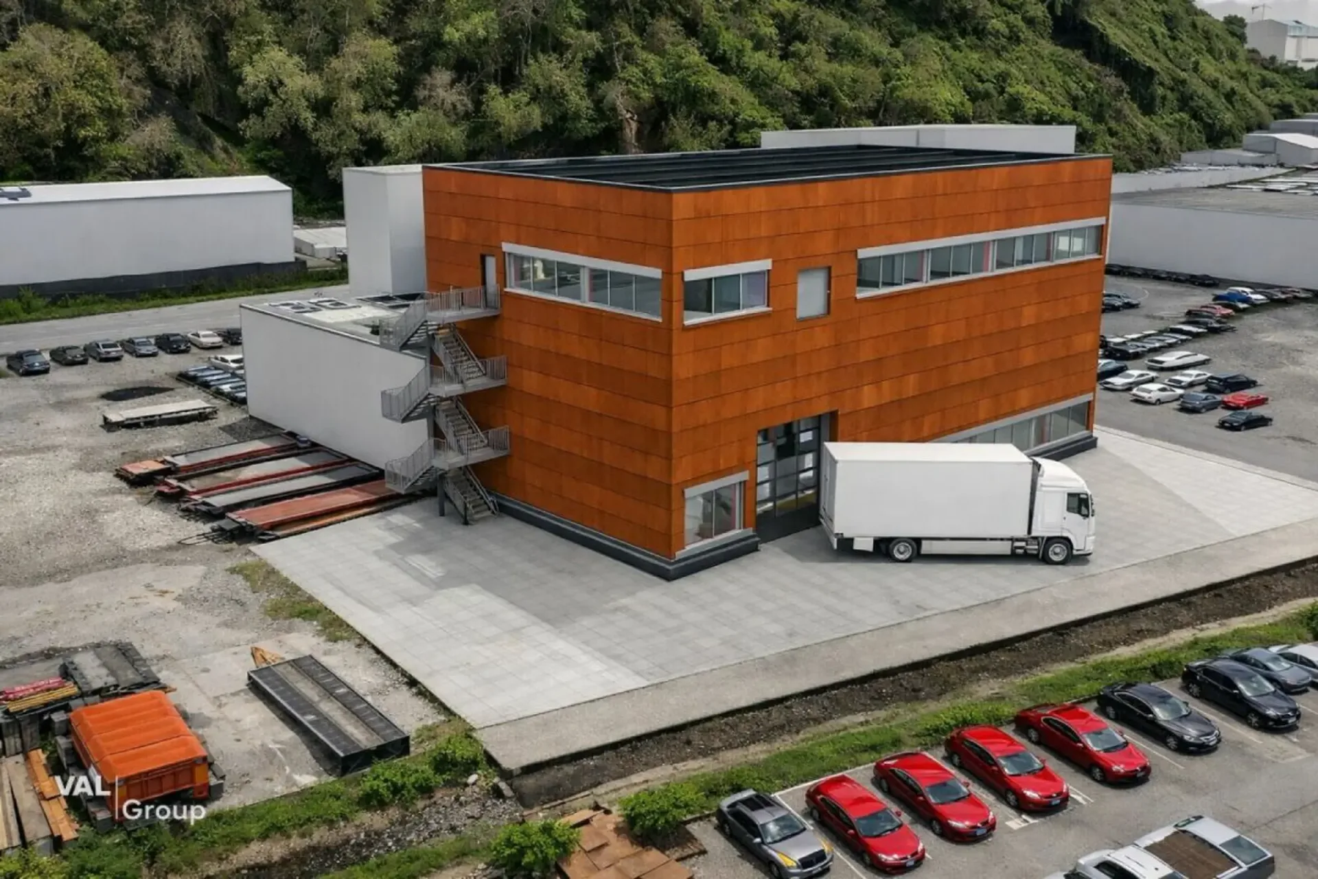 Hochwertige Gewerbehalle mit flexiblen Nutzungsmöglichkeiten an bester Lage