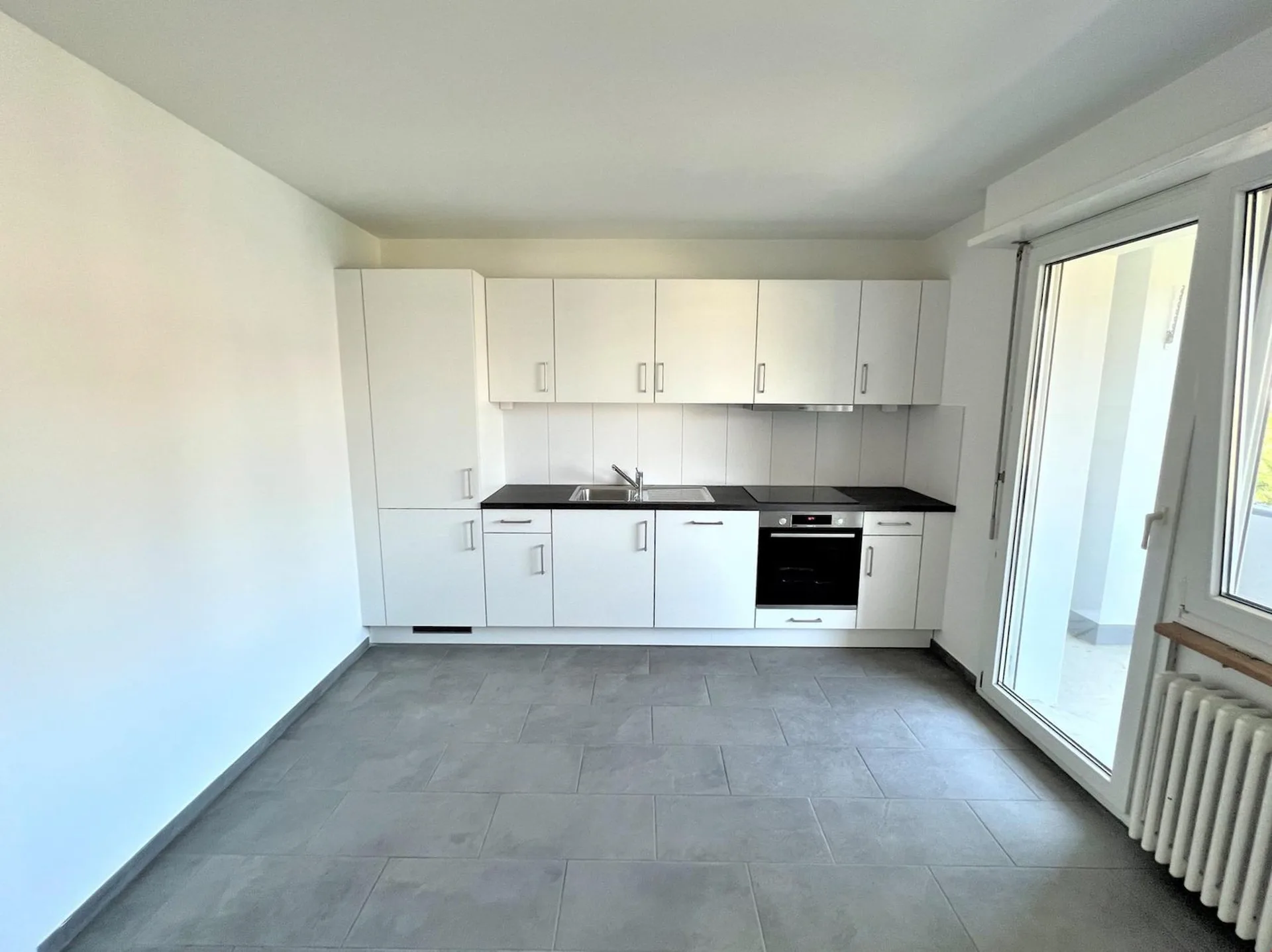 grosse 2-Zimmer-Wohnung mit Balkon in Basel-Kleinhüningen