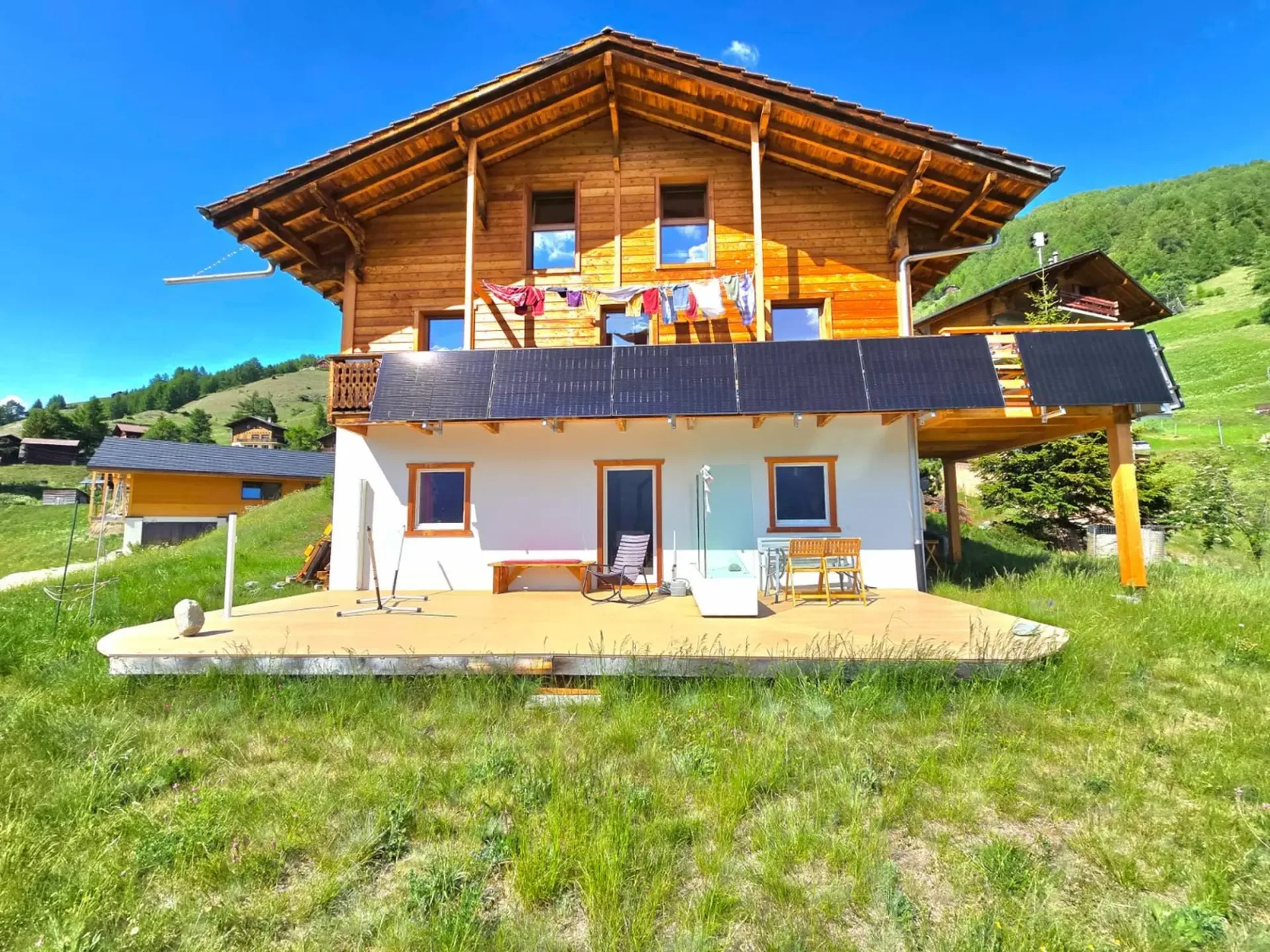 Renovated apartment with terrace, breathtaking view and plenty of sunshine in Eison (St-Martin) Val d’Hérens