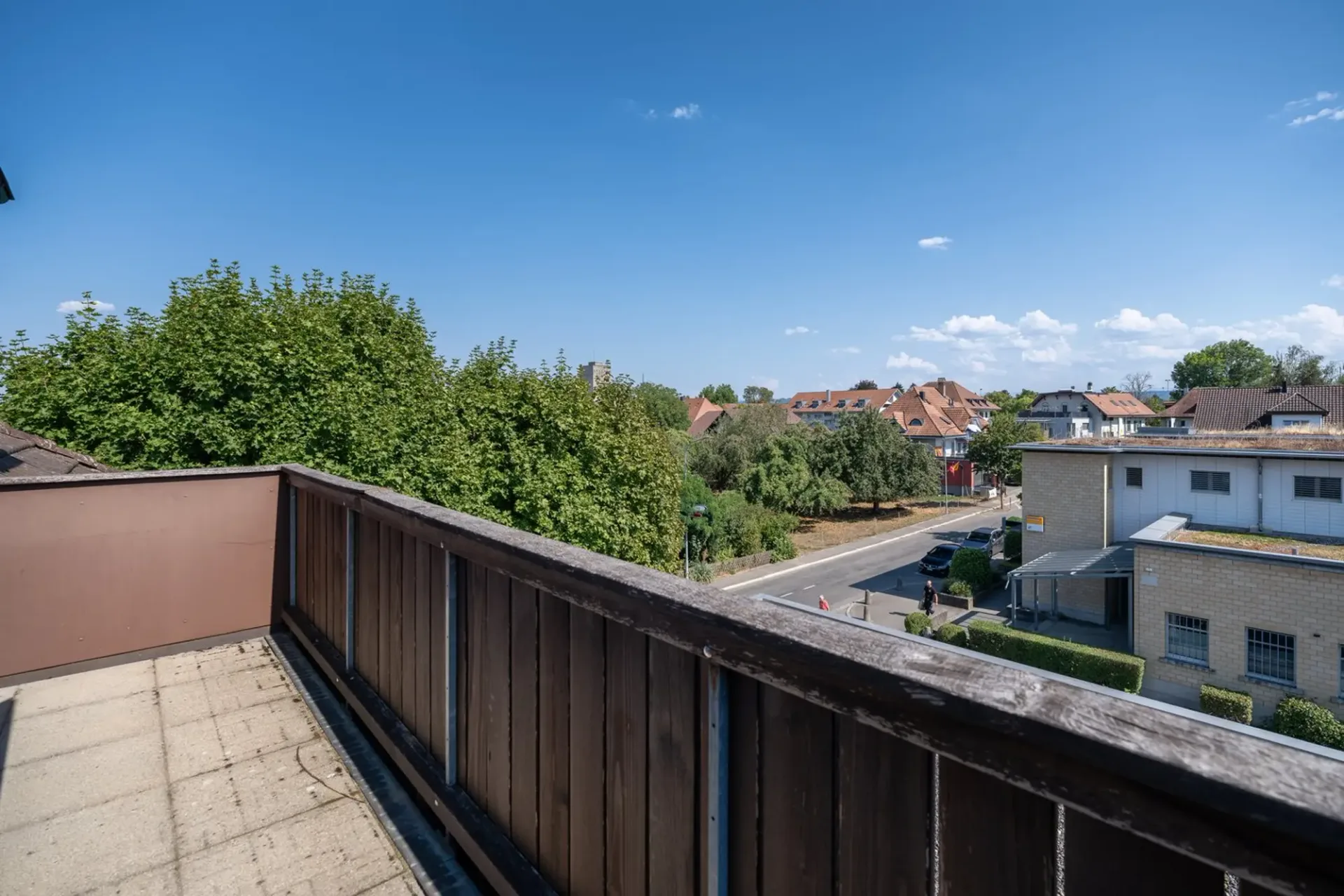 Charming 3.5-room attic apartment with fireplace and balcony