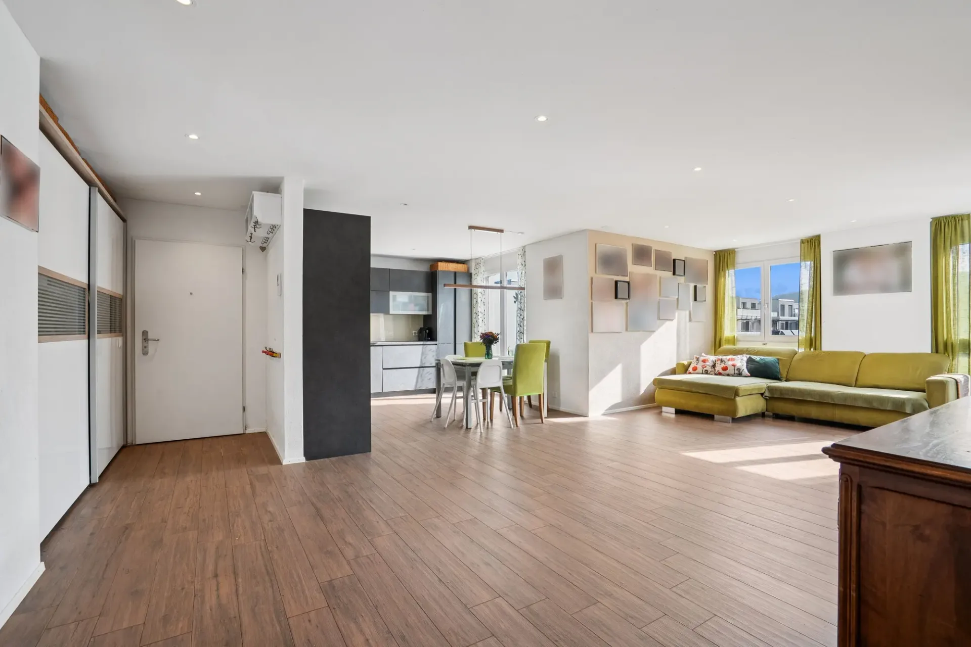 Exclusive 4.5-room attic apartment near Bülach