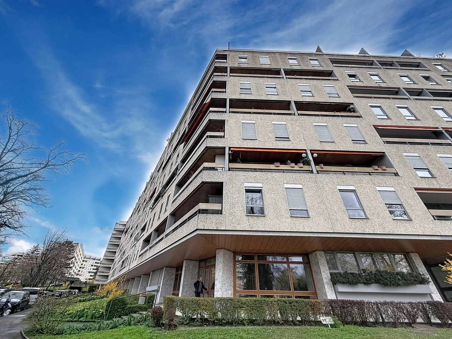 OAK-BOUGERIES | LARGE 4-ROOM CROSSING APARTMENT - PRIVILEGED ENVIRONMENT
