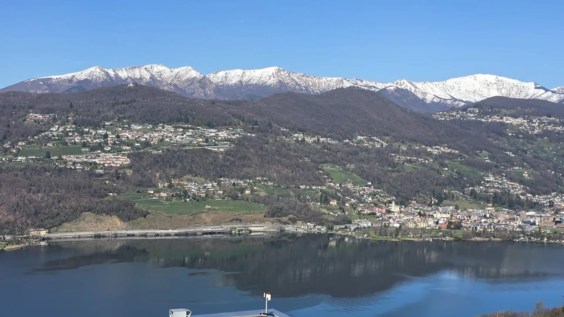 Ruhe, atemberaubender Blick, eigenständiges Haus mit bebaubarem Grundstück