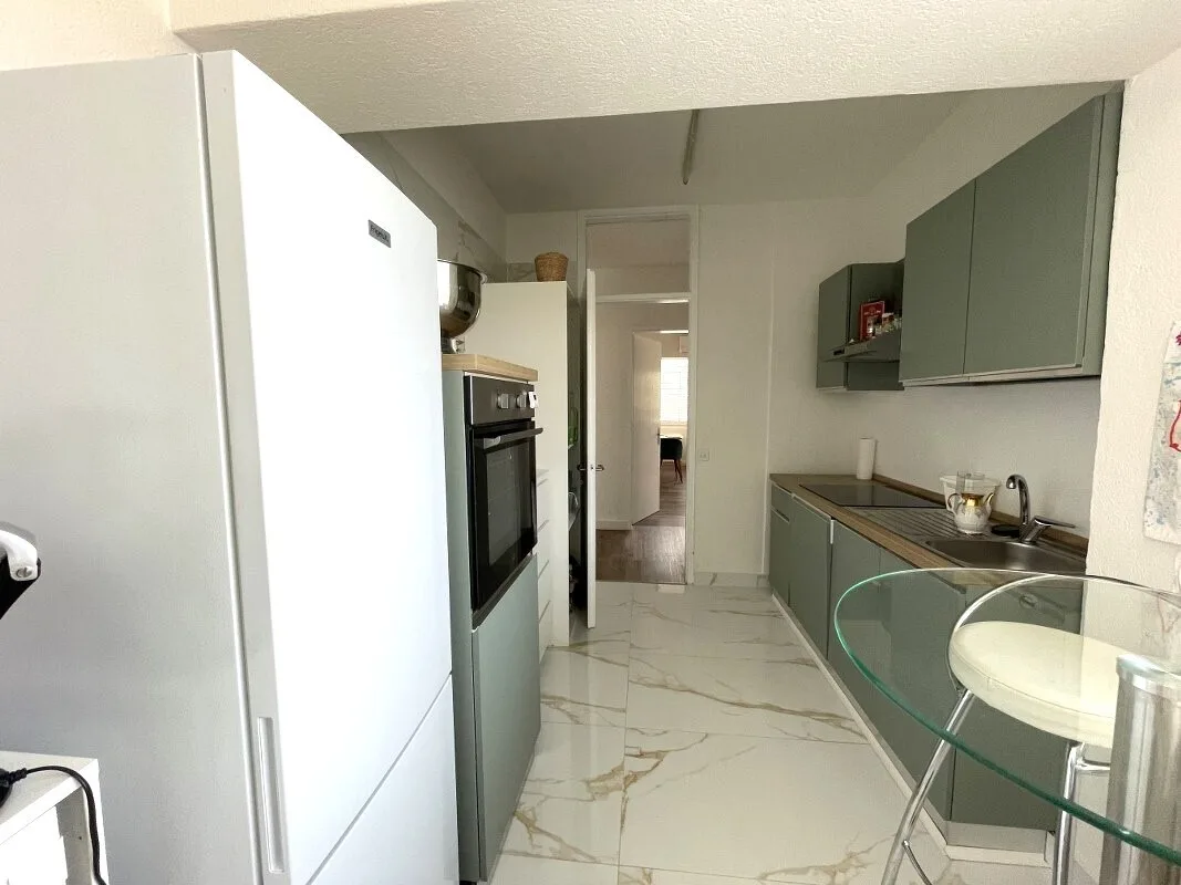 BRIGHT 3.5 ROOM APARTMENT FOR SALE IN CHIASSO