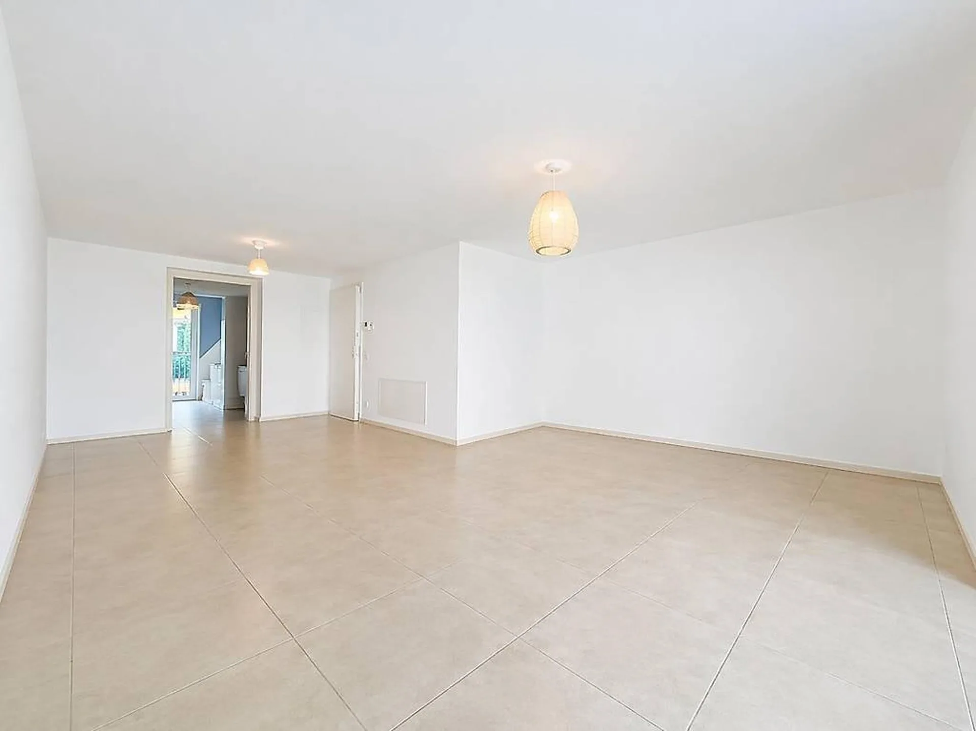 Modernes Apartment 4.5 Zimmer halbmöbliert in Novazzano