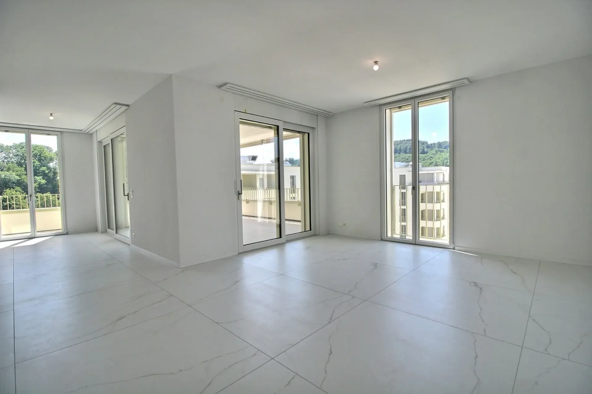 Eccezionale appartamento di 5.5 locali in affitto a Marly!
