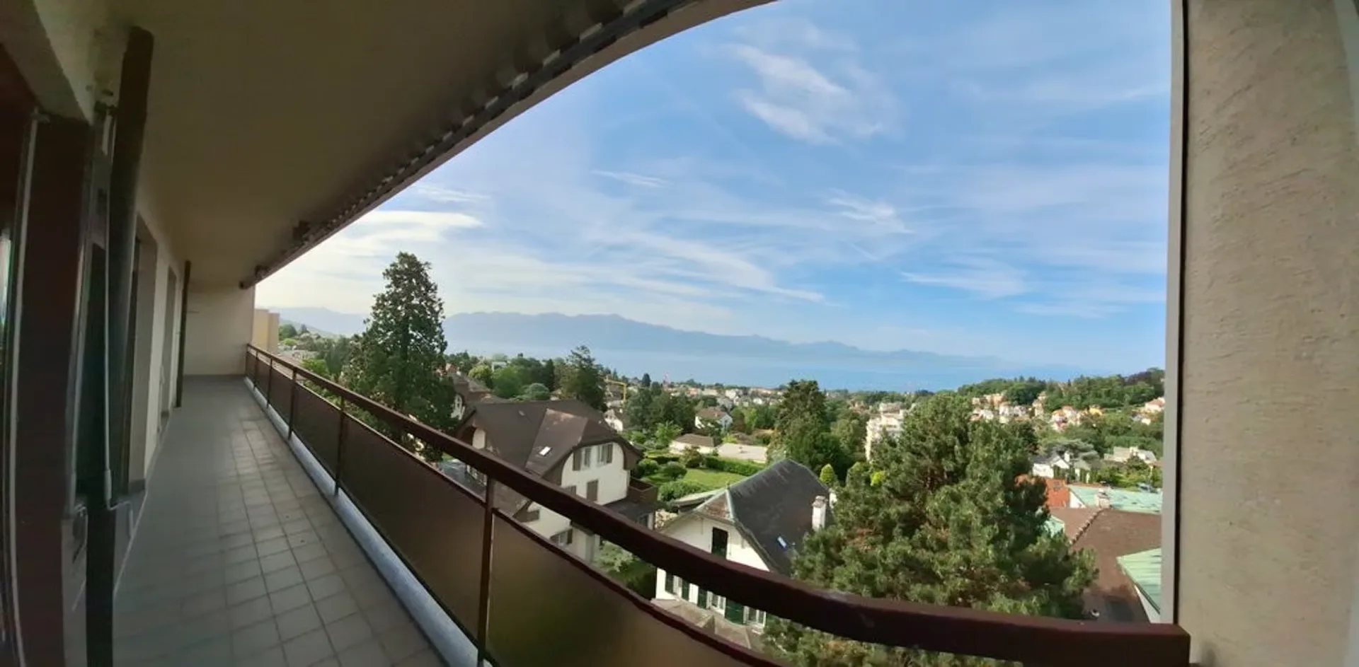 Seltenes Objekt zur Miete mit außergewöhnlichem Blick auf den See