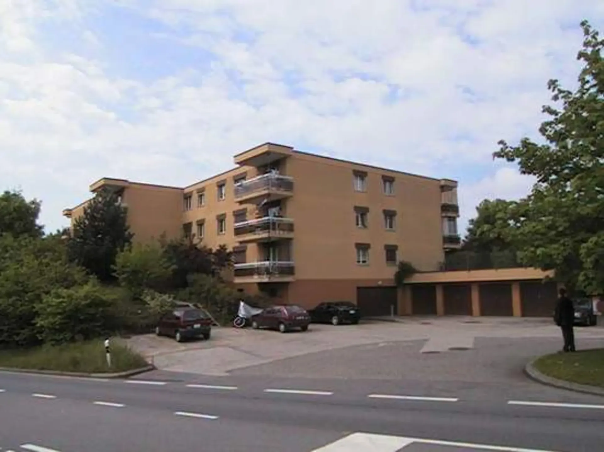 Parkplatz im Innenhof zu vermieten