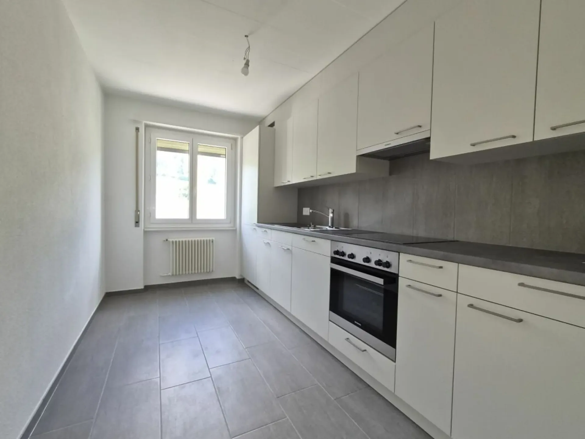 Zum sofortigen Bezug! Renovierte 4-Zimmer-Wohnung! 1 Monat Nettomiete kostenlos!