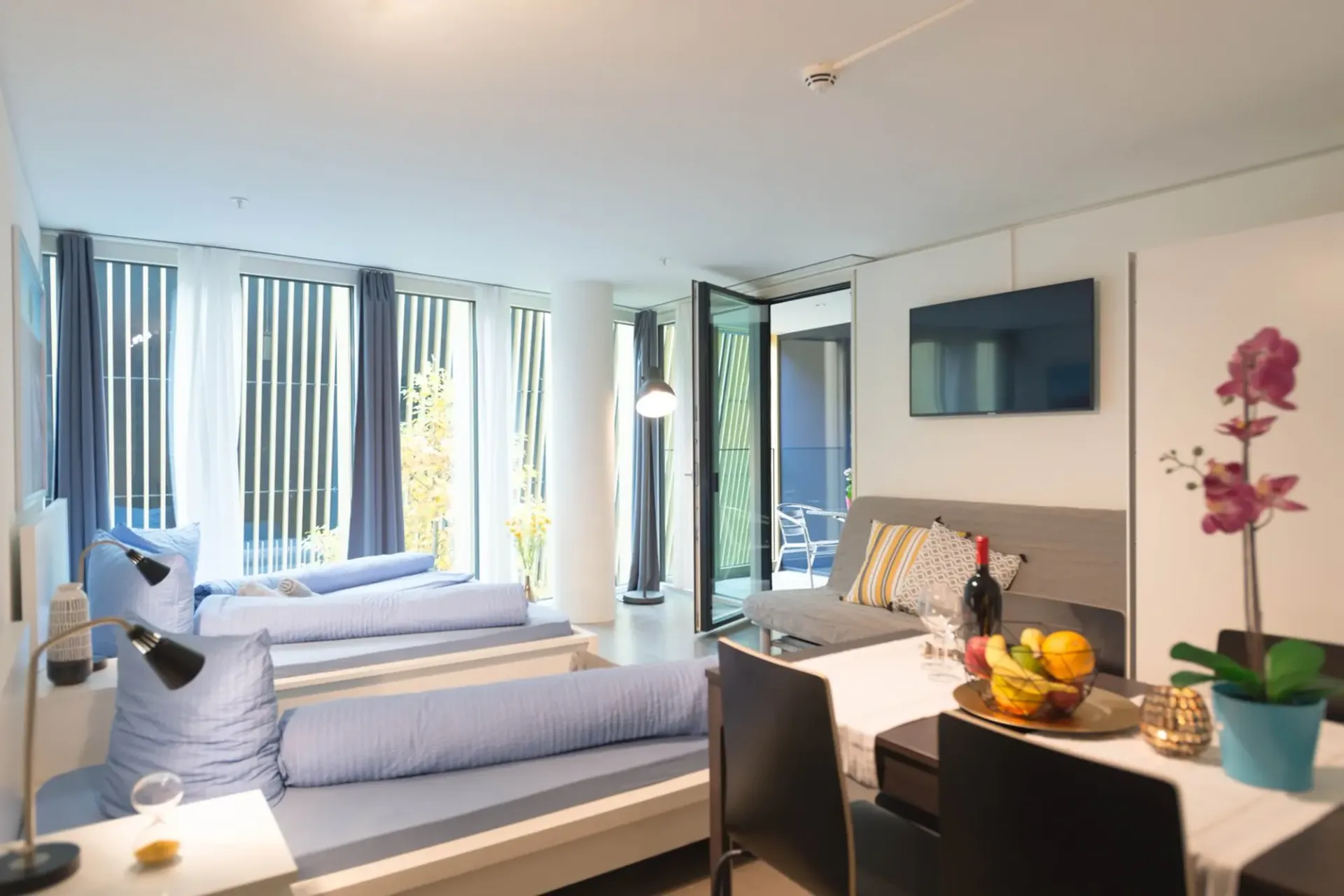Möbliertes, modernes 1.5 Zimmer Studio mit Balkon