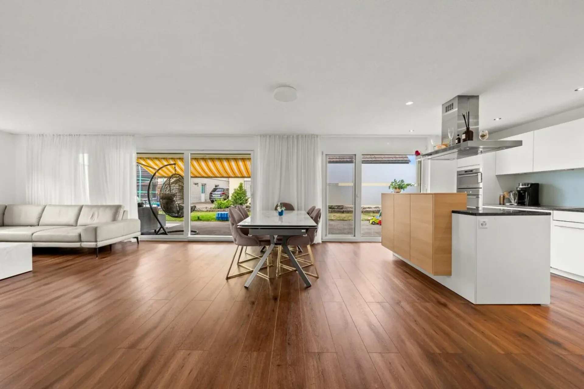 4.5 Room Garden Apartment