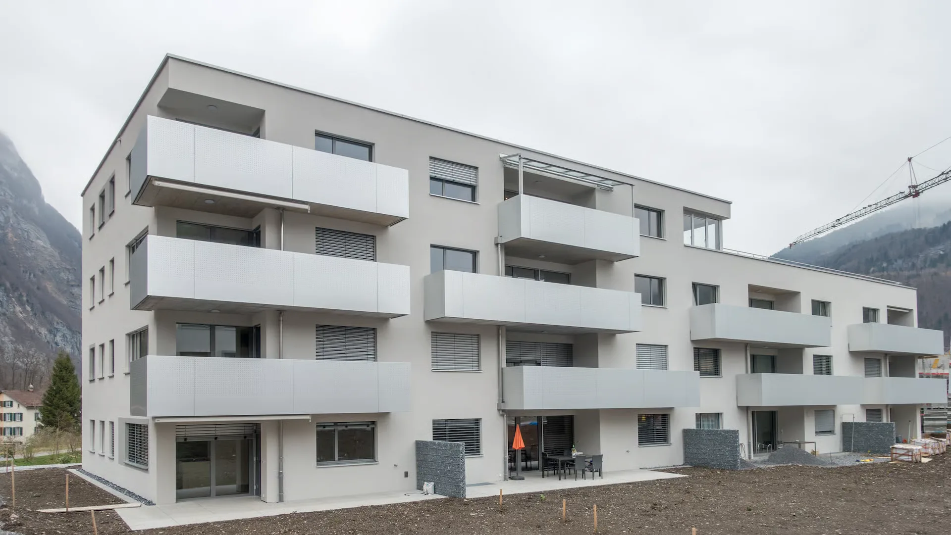 Modern 3.5-room apartment on the 4th floor with a spacious balcony