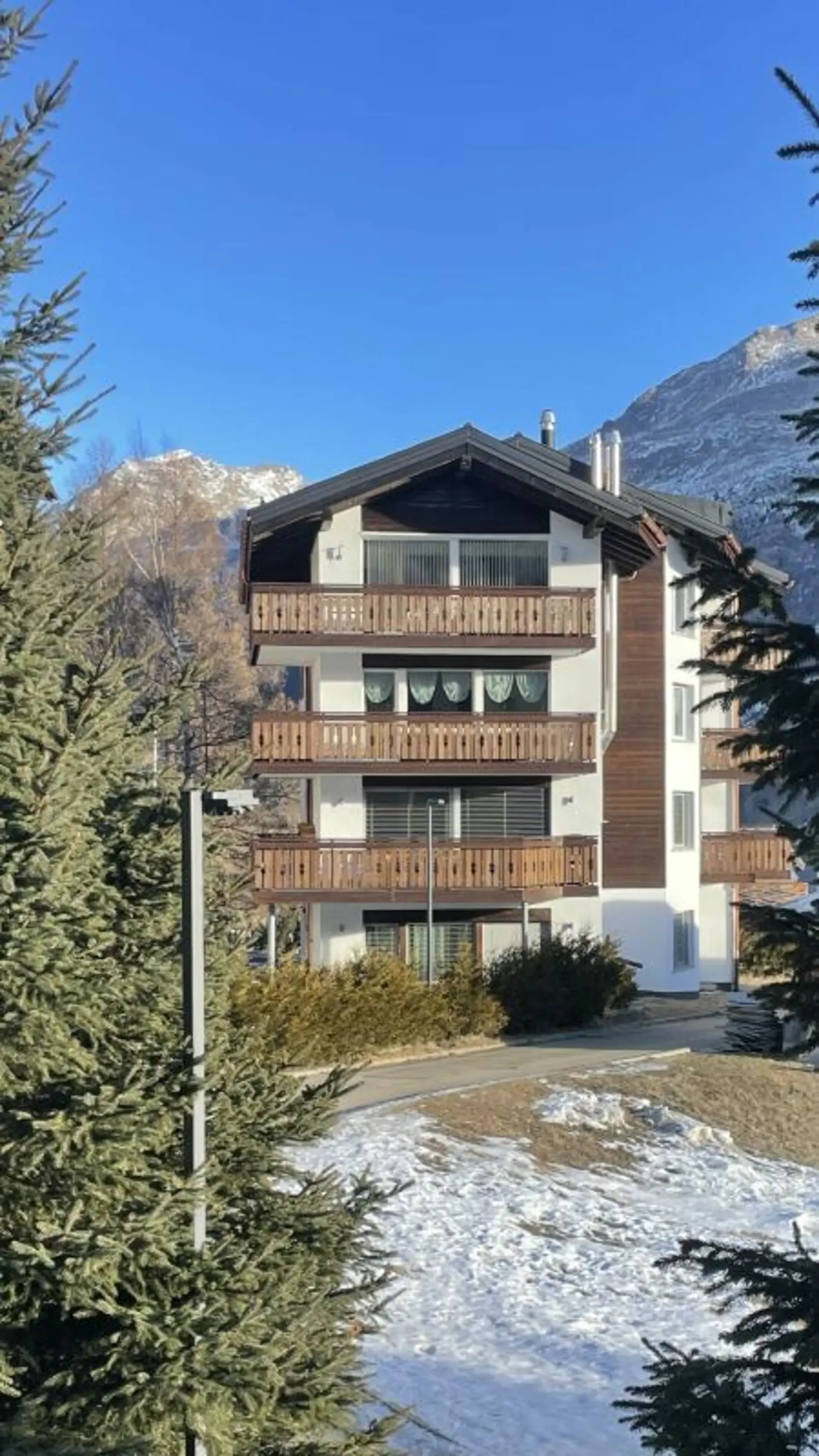 Résidence dans le soleil de Wildi 5 pièces. Nouveau prix !