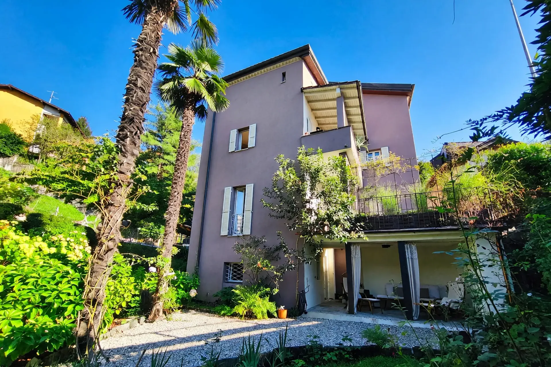 Einfamilienhaus 7 Zimmer renoviert mit Garten in Davesco