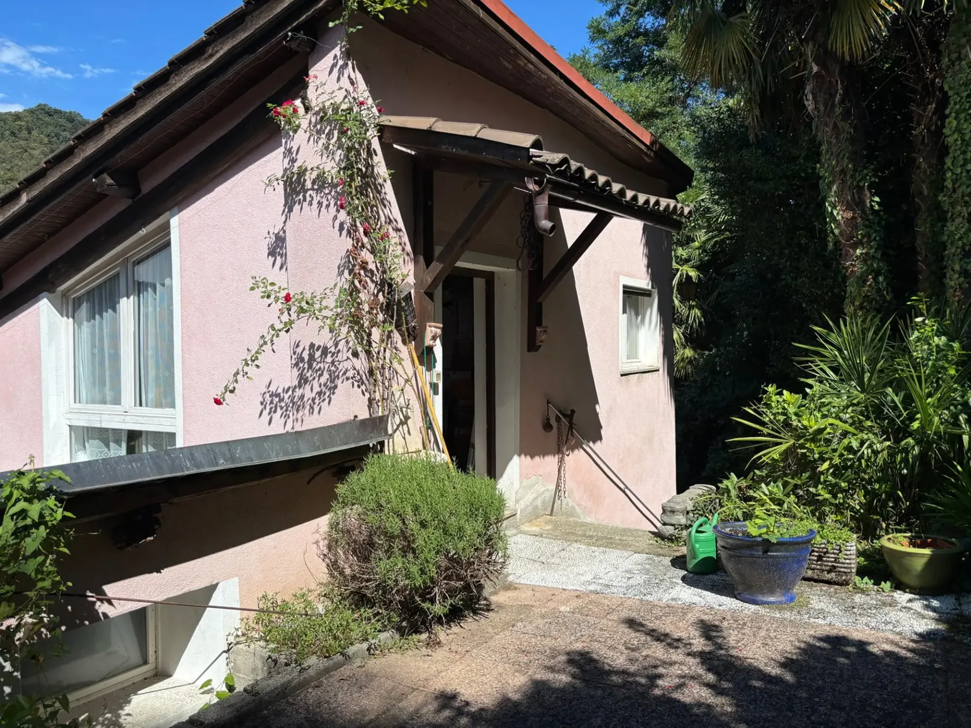 Einfamilienhaus mit Panoramablick in Figino + 2 Grundstücksparzellen