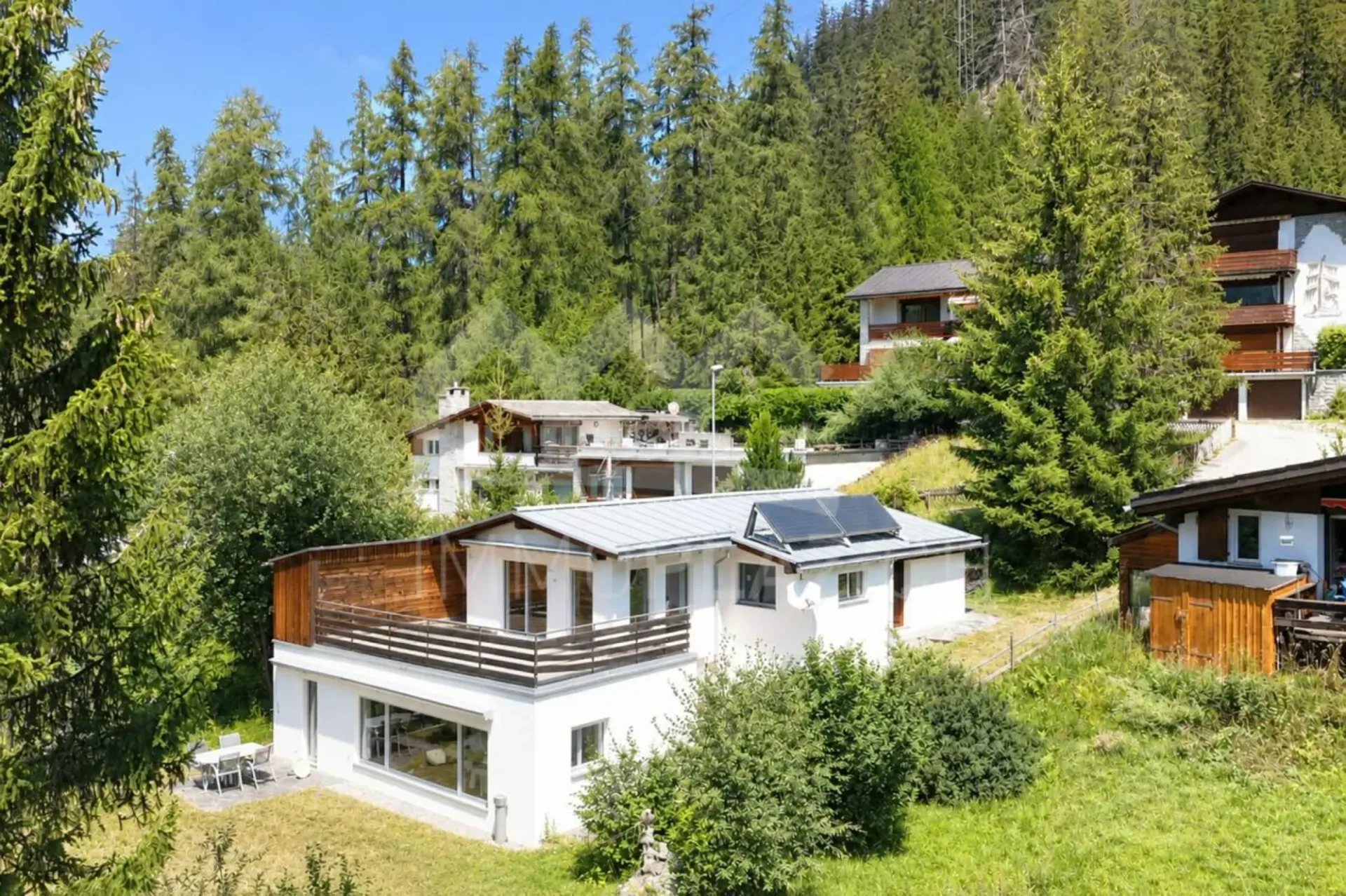 Heimeliges Ferienhaus an ruhiger Südhanglage in Savognin