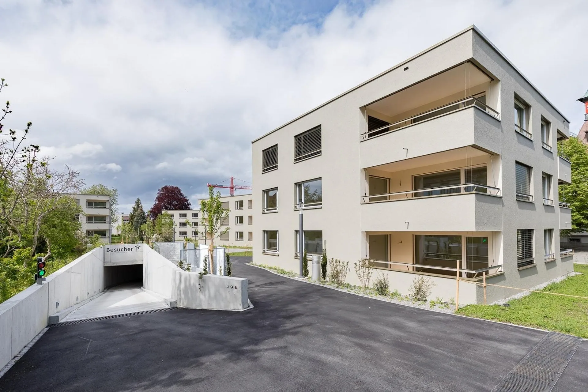 Moderne 2.5 Zi.-Whg. im naturnahen Fünfeck