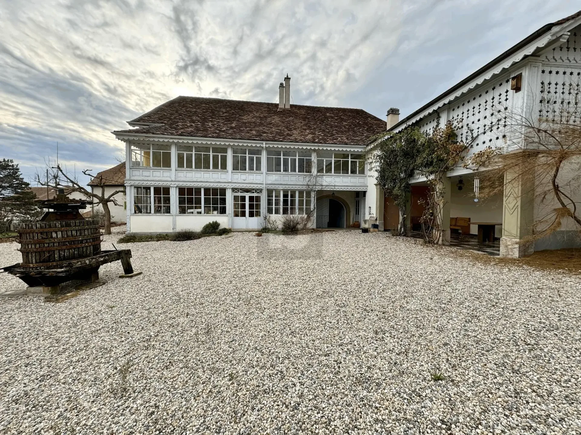 HAUS DES MEISTERS DER AUSSERGEWÖHNLICHKEIT