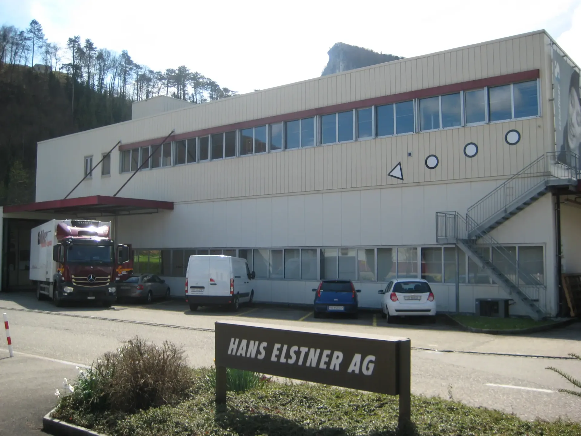 Helle Gewerbefläche im 1. OG an der Sagmattstrasse 13