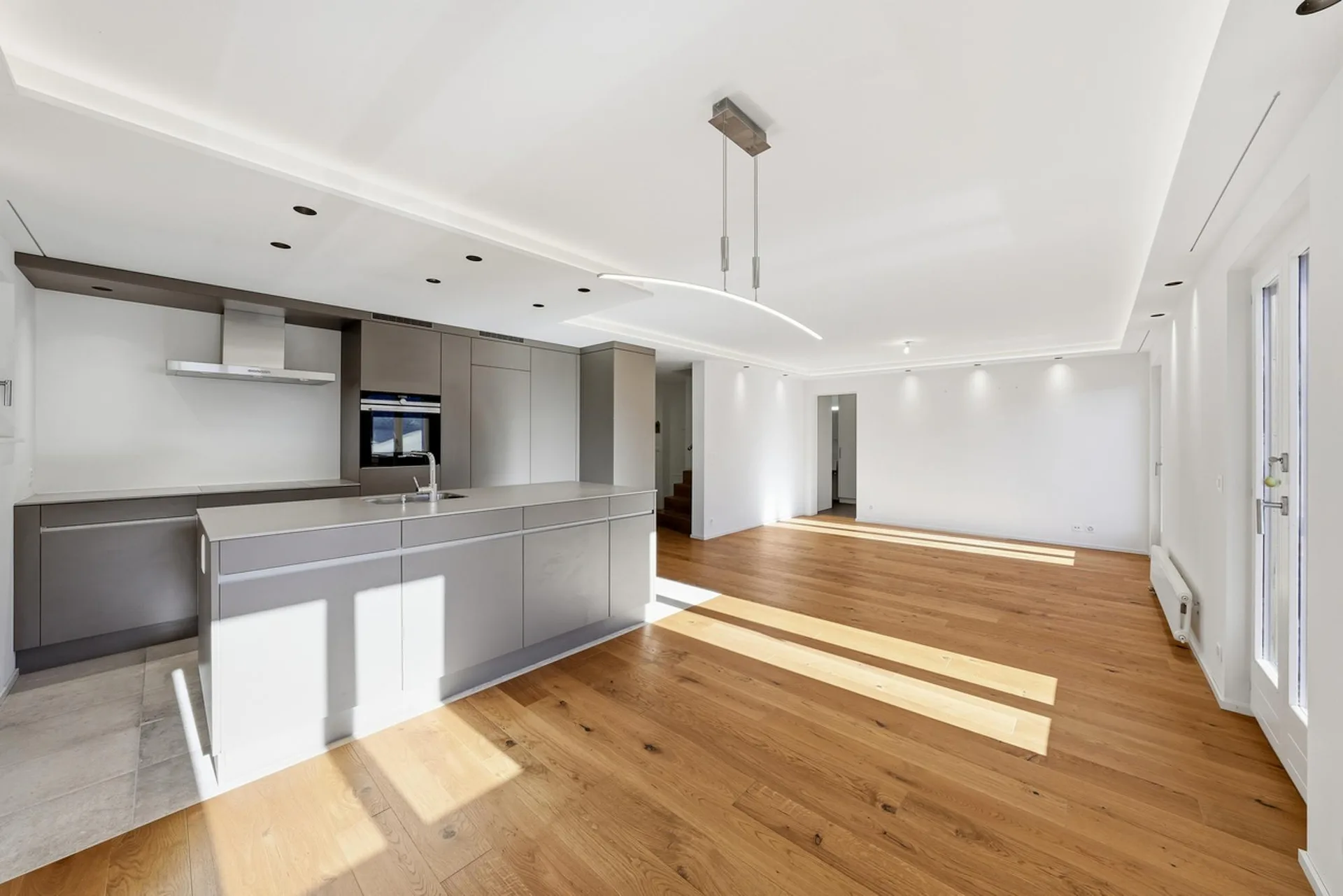 Wohnung 4.5 Zimmer mit Panoramablick, 20 Minuten von Gstaad