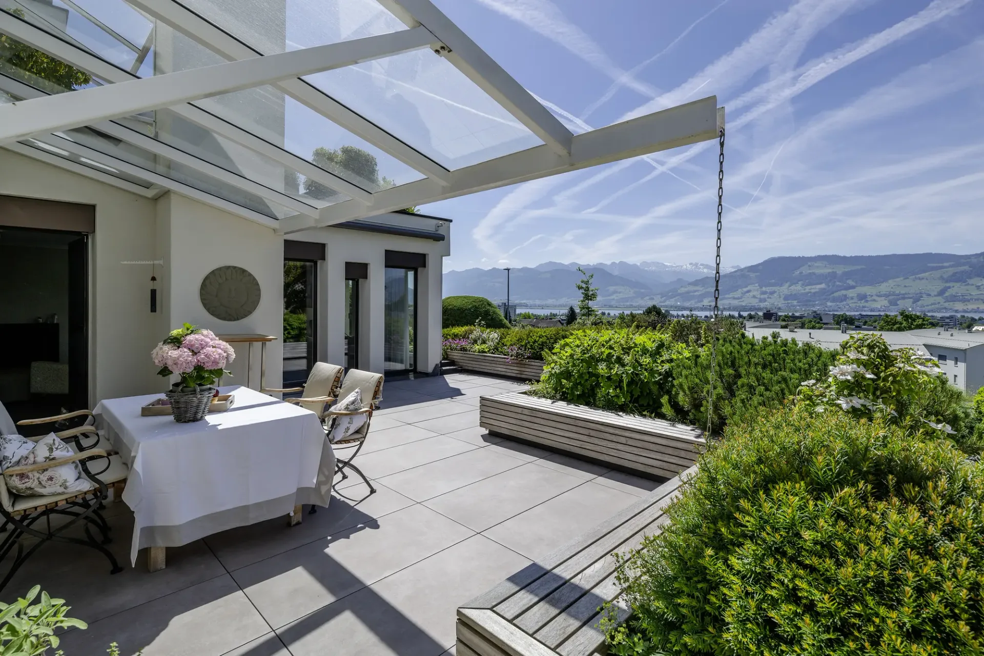 Exklusives Terrassenhaus mit Seesicht