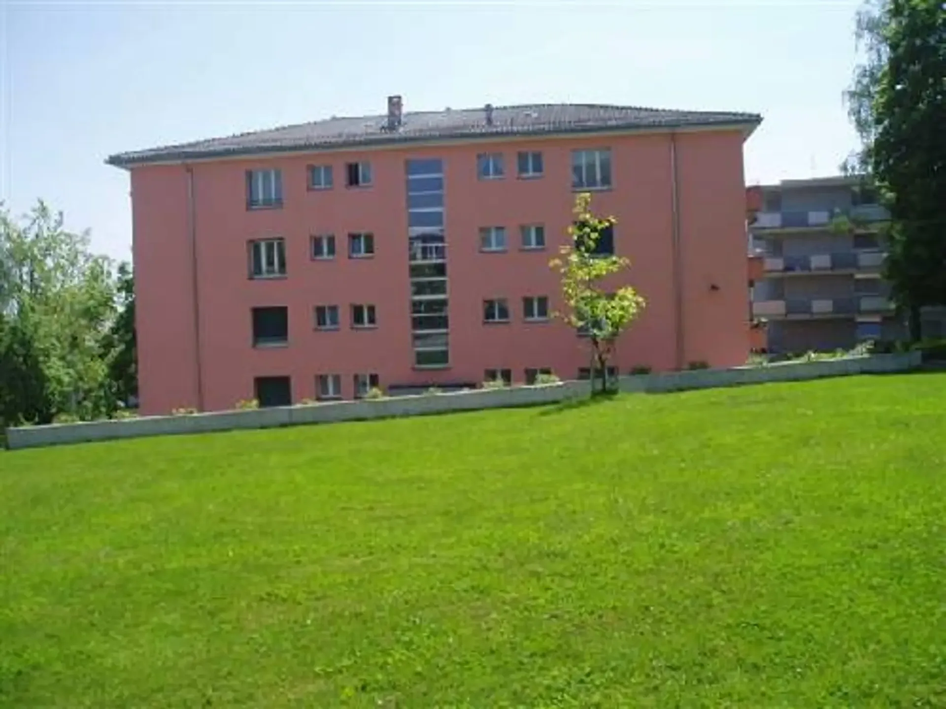 Parcheggio interno in affitto