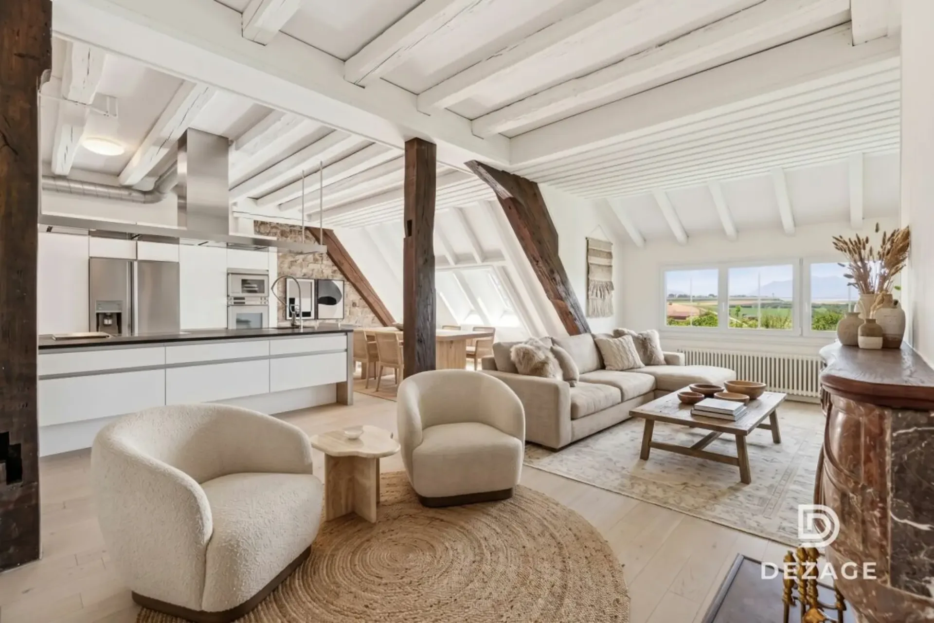 Wohnung mit Charakter und Panoramablick sowie Garten im Herzen des Dorfes!