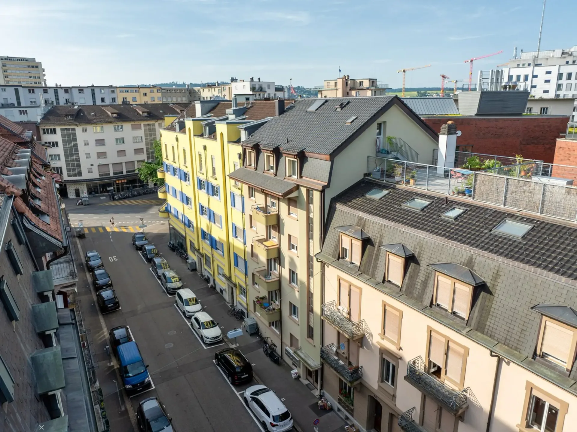 Super schöne Single-Dachwohnung mit privater Rooftop Terrasse