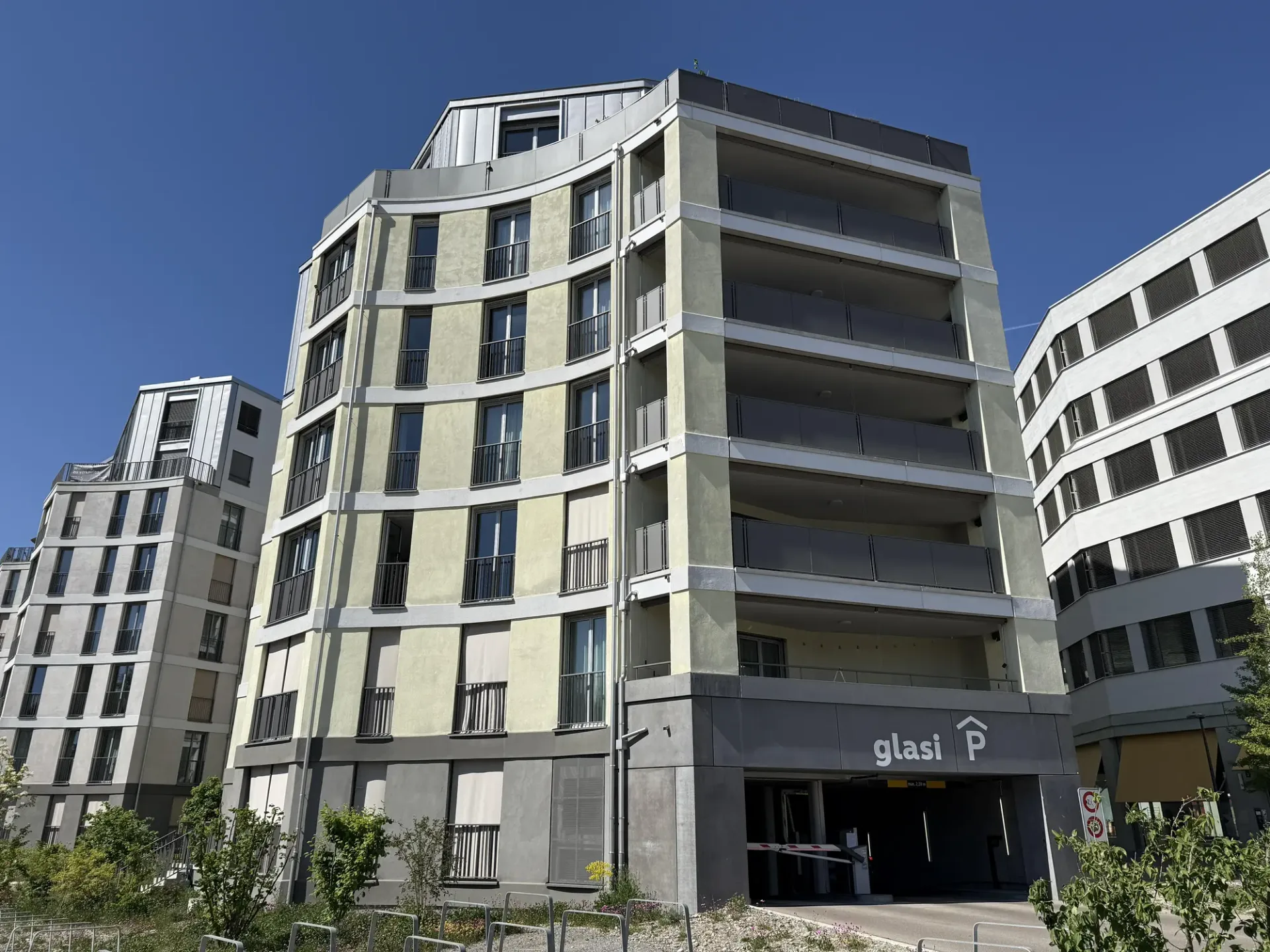Feel at home in 2.5 rooms, modern living in Bülach