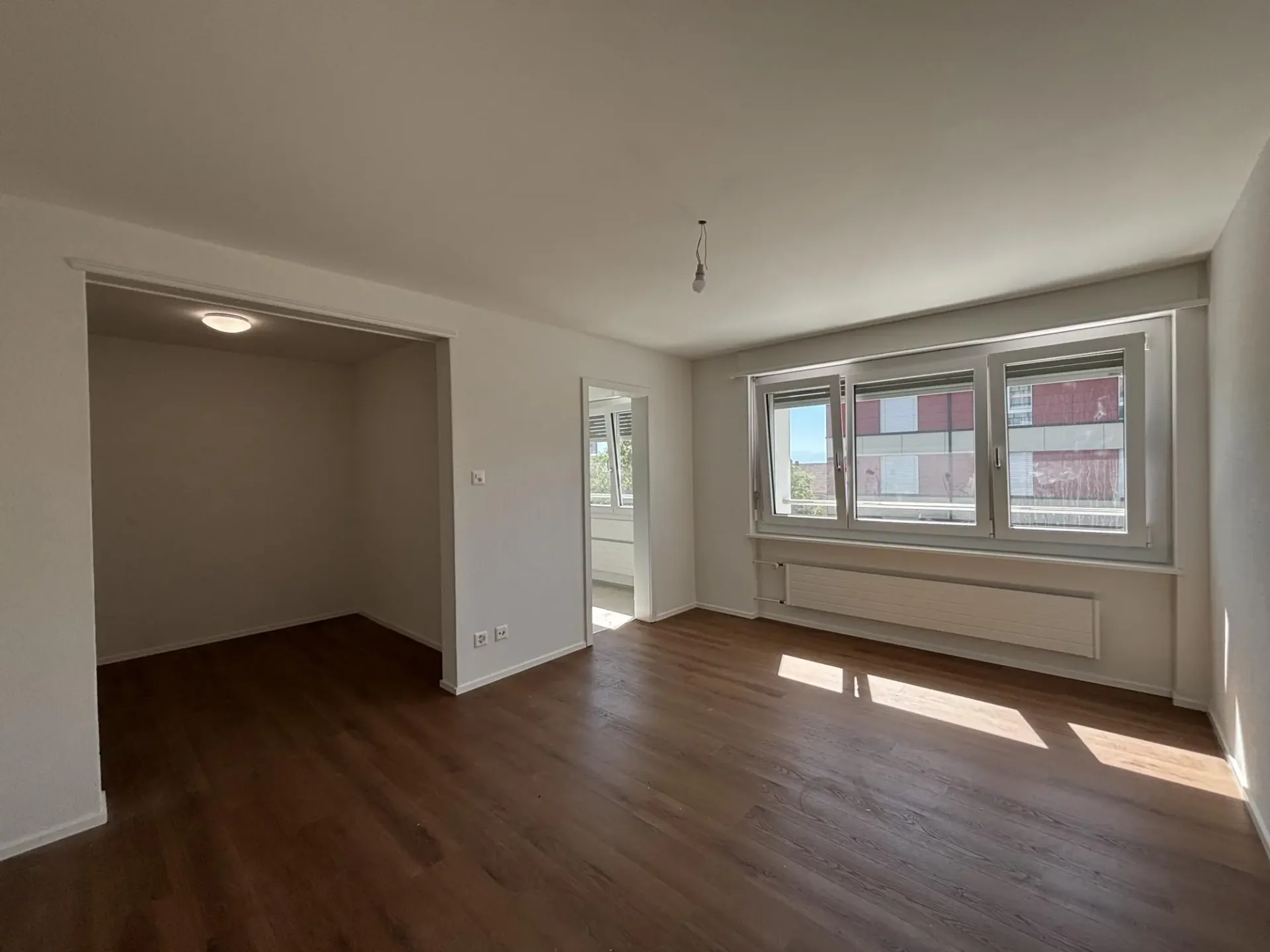 Studio renoviert im 2. Stock zu vermieten in Peseux