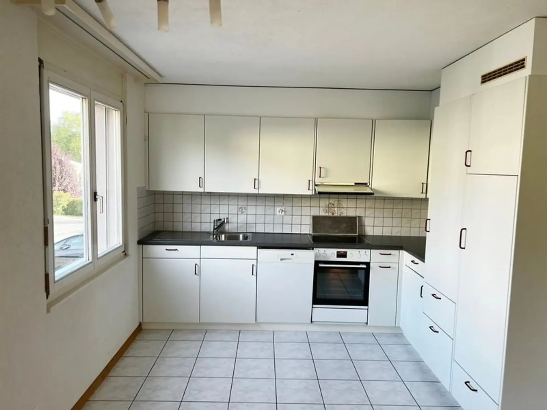 Wohnung 3,5 Zimmer im 1. Stock, mit Balkon