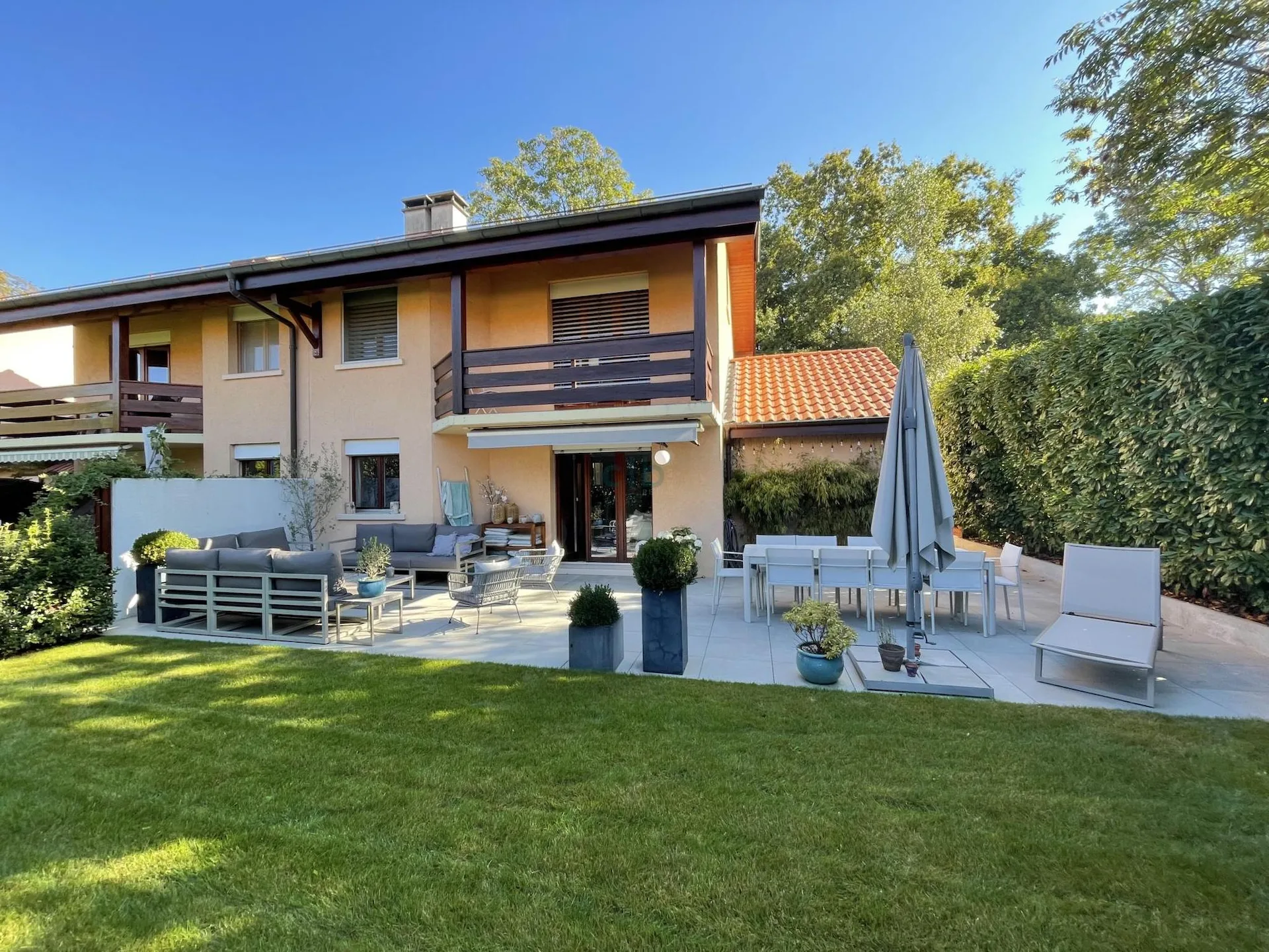 Schöne Familienvilla in ruhiger Lage, 150 Meter vom See entfernt