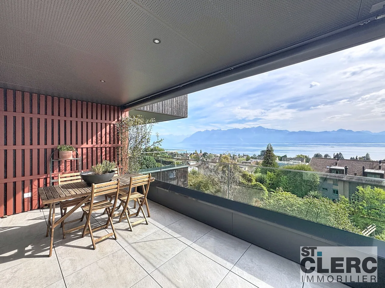 Beautiful apartment with magnificent view of the lake