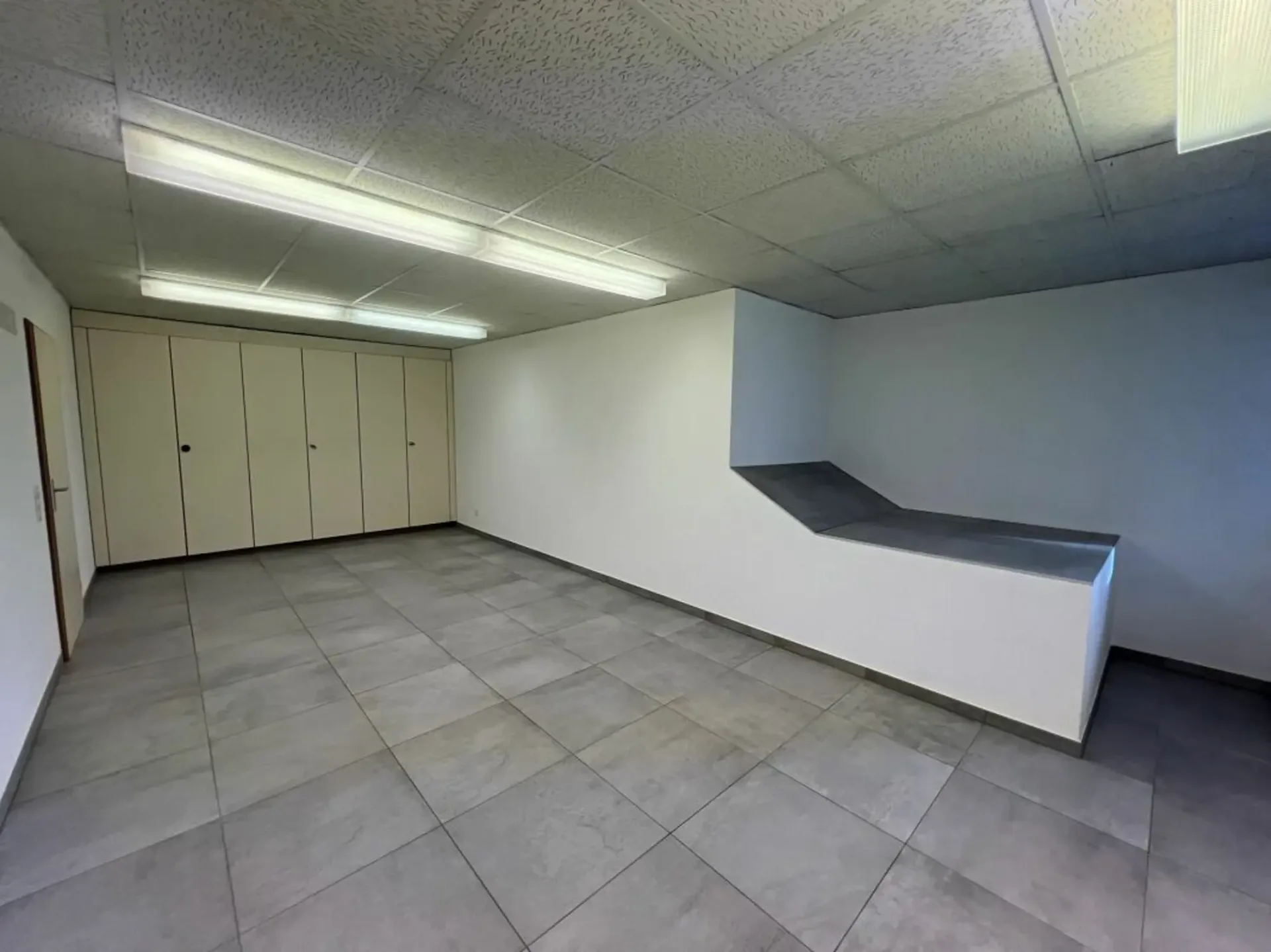 Reconvilier, Gewerbefläche im Zentrum des Dorfes