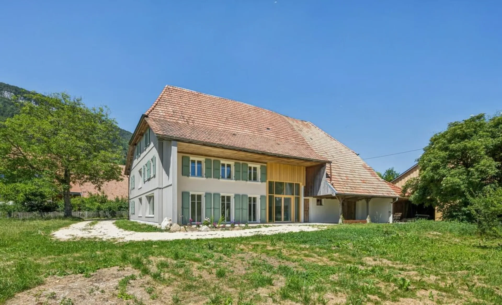 Bauernhaus mit Weitsicht und grosser Parzelle.