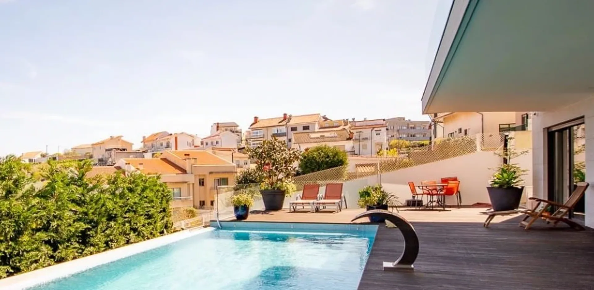 PRÄCHTIGE LUXUSVILLA MIT 5 SUITEN IN VILA NOVA DE GAIA IN DER NÄHE VON PORTO