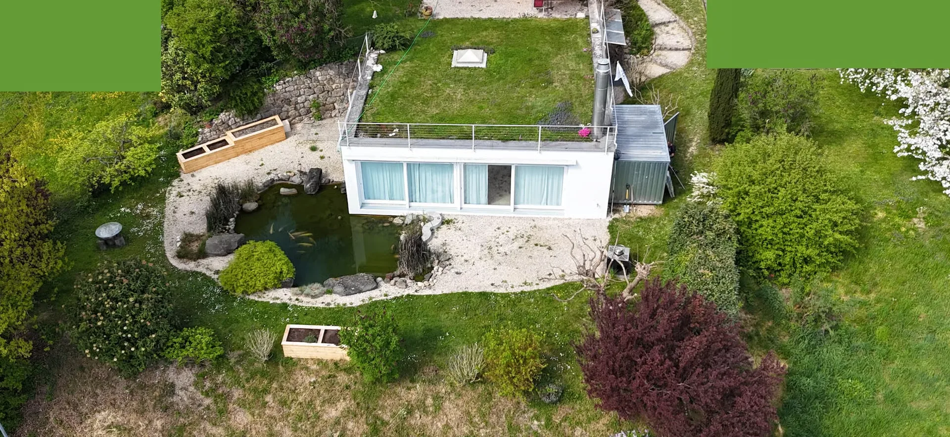 85 m² Wohntraum - idyllische 2.5-Zimmer-Gartenwohnung mit Teich