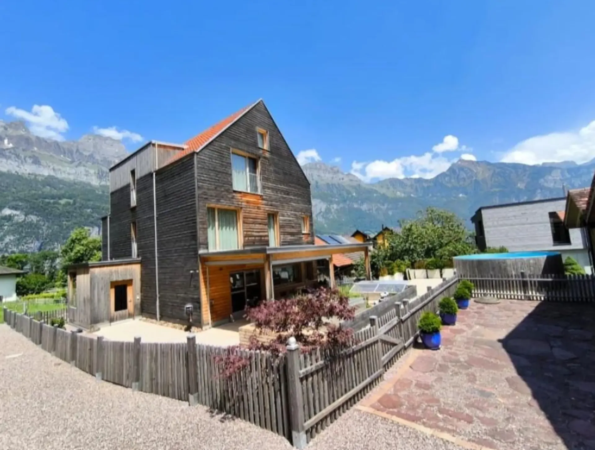 Modernes, freistehendes 6 1/2 Zimmer- Holzhaus mit Seesicht/Ufernähe