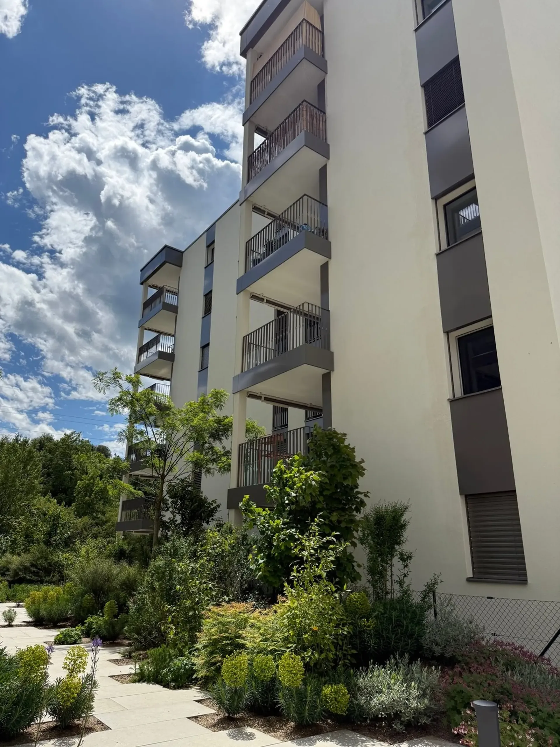 Appartamento di 3.5 locali con balcone a Marly