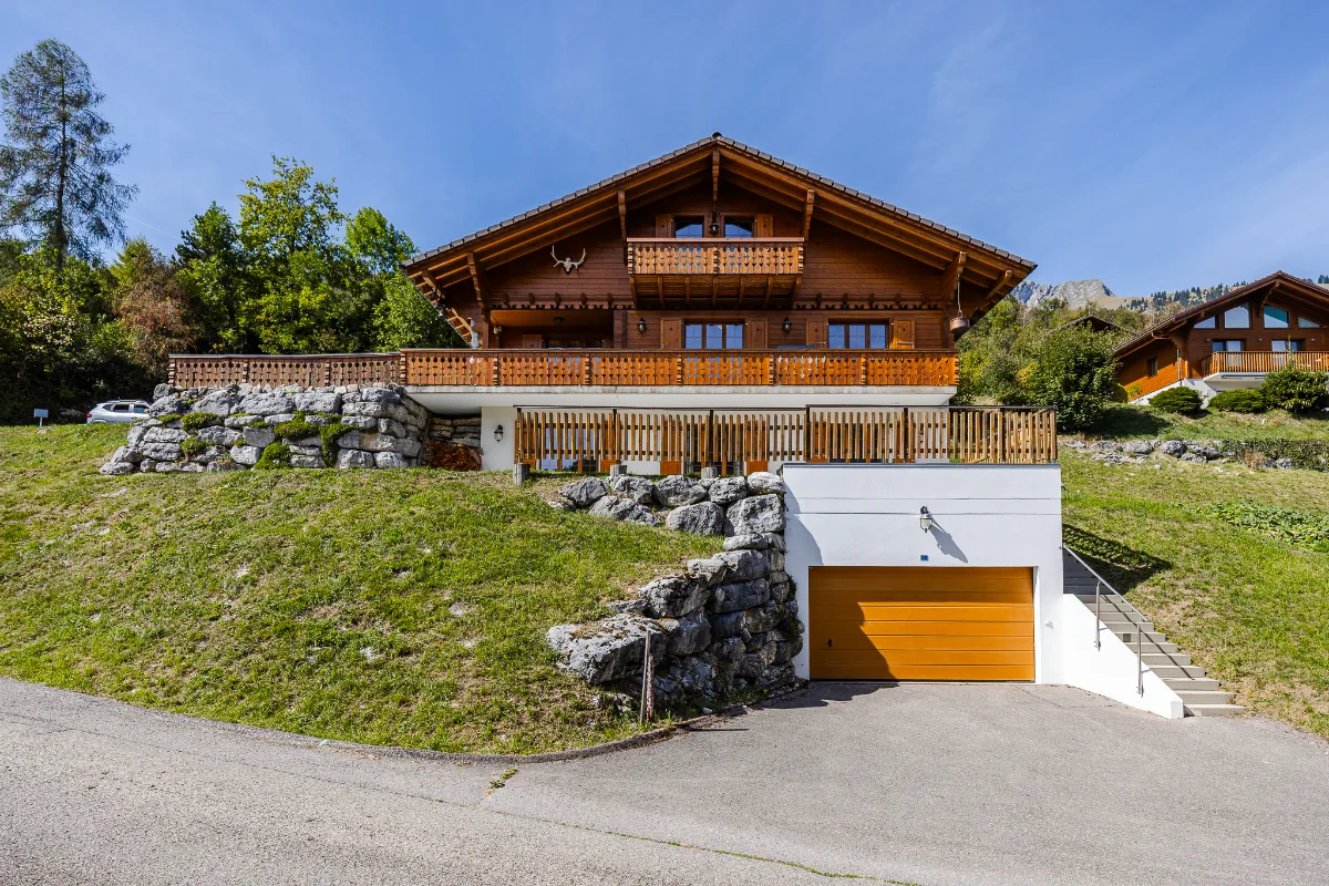 Großzügiges Chalet in ruhiger Lage mit Panoramablick