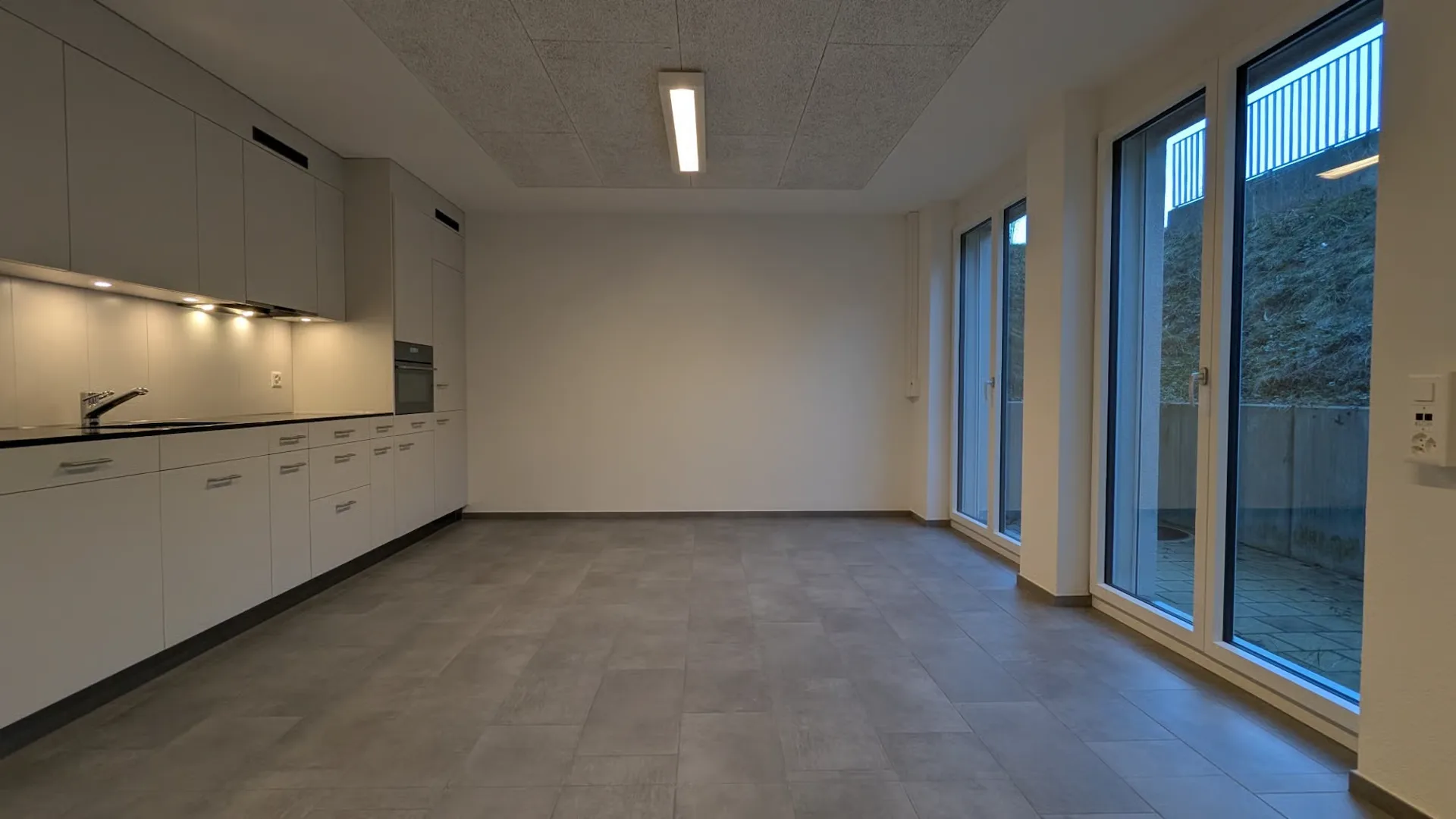 Modernes Gewerbe-Atelier