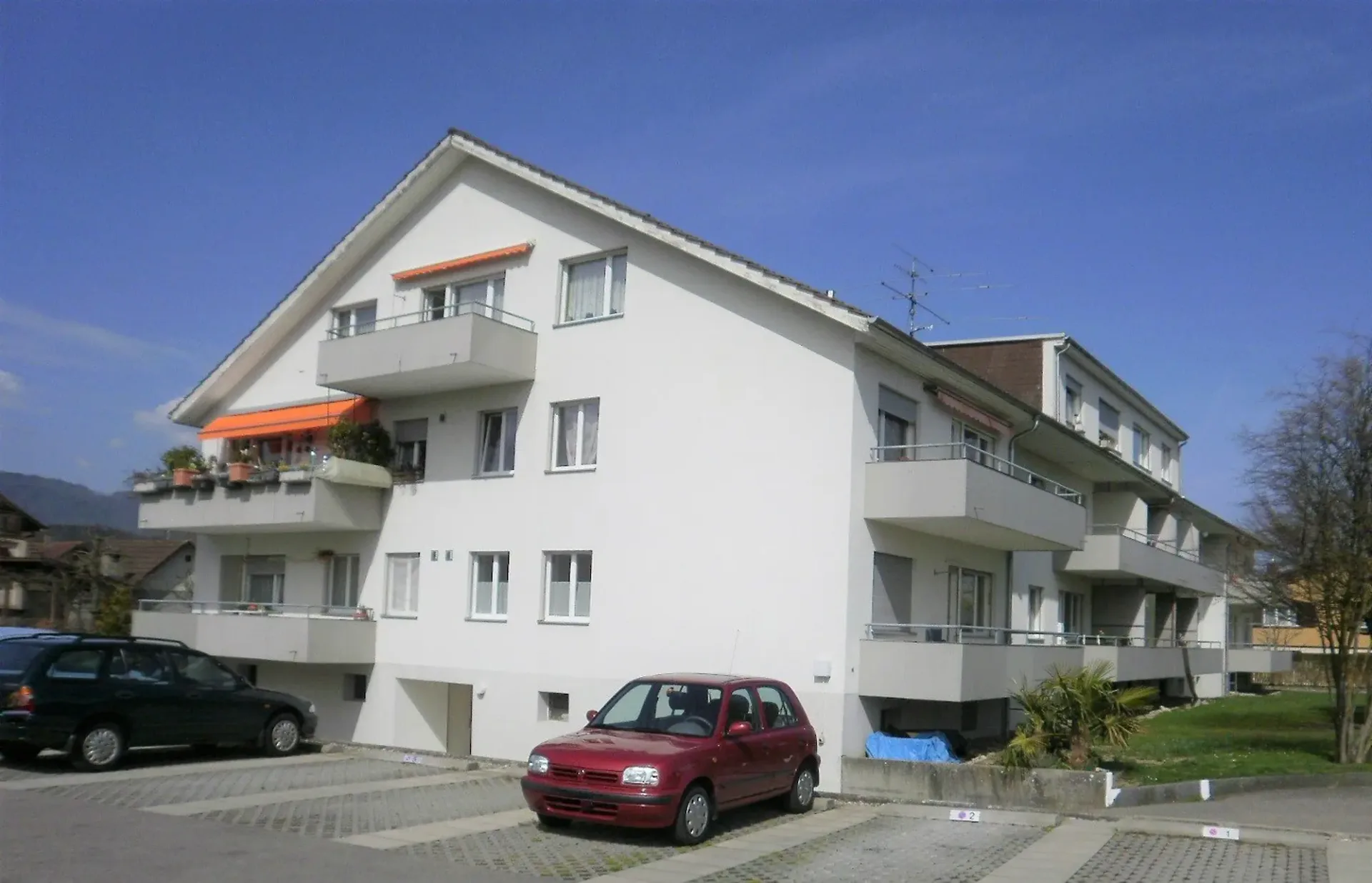 Helle 3.5-Zimmer-Wohnung mit Balkon im ruhigen Schwadernau