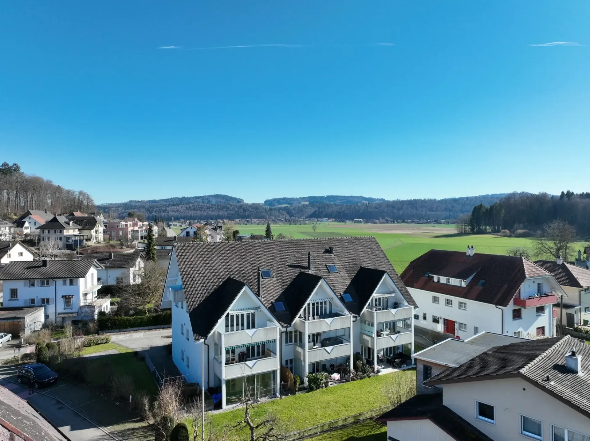 Attraktive 5.5-Zimmer-Maisonette-Dachwohnung mit zwei Balkonen und Zus